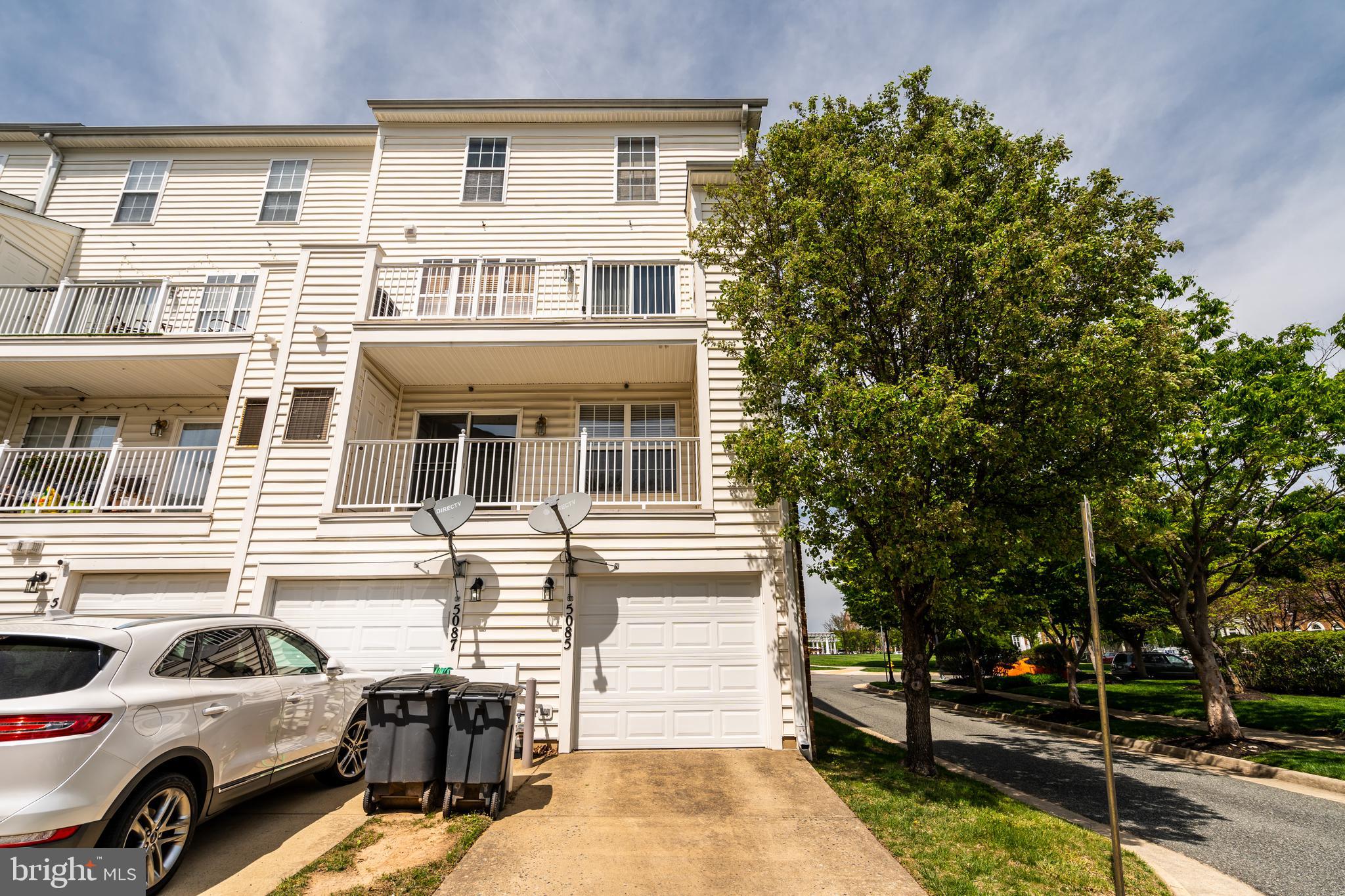 COUNTY CENTER CONDOS - Residential Lease