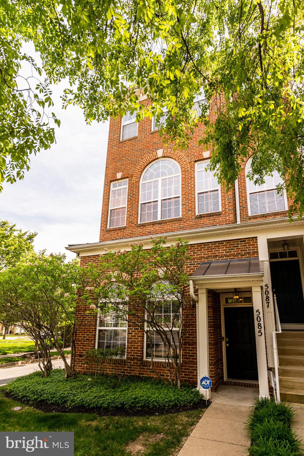 COUNTY CENTER CONDOS - Residential Lease