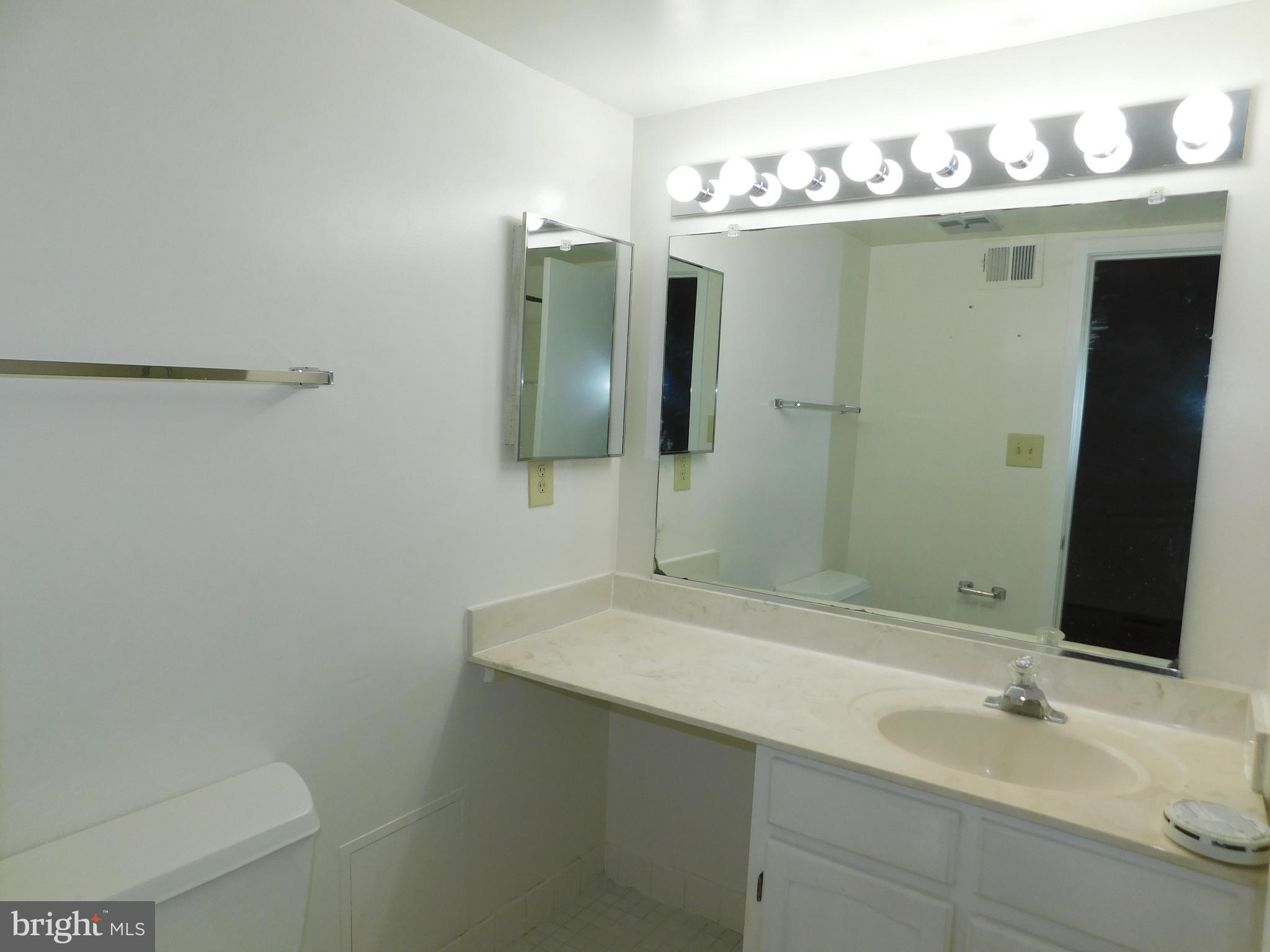 CITY COMMONS - Residential Lease