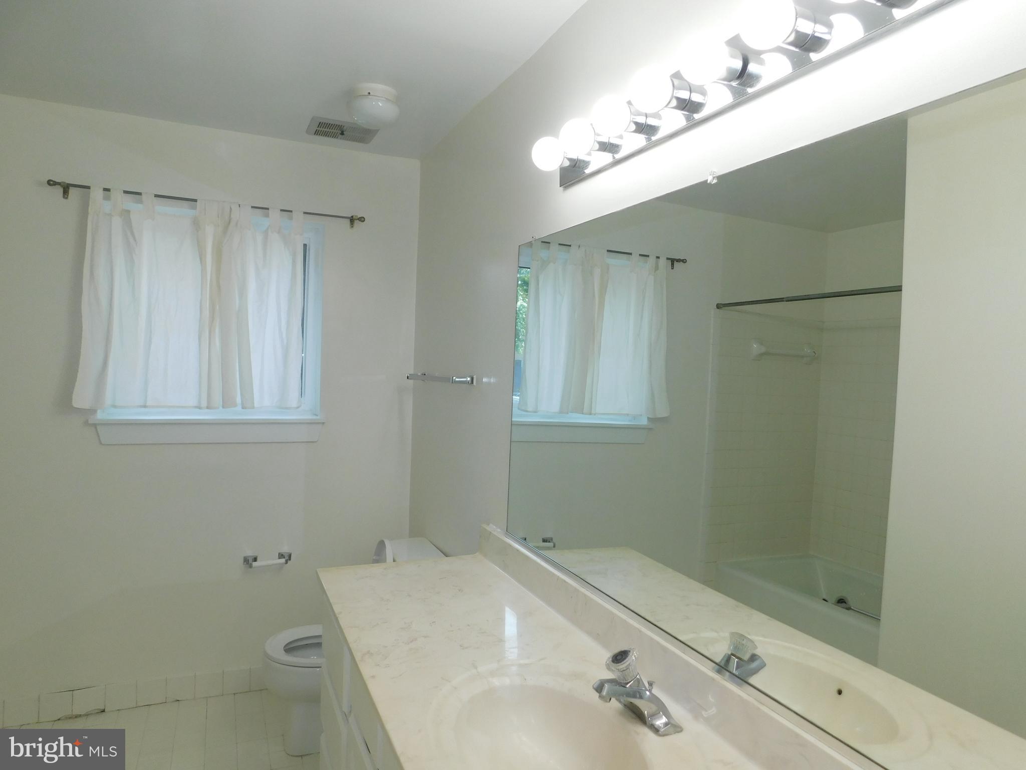 CITY COMMONS - Residential Lease