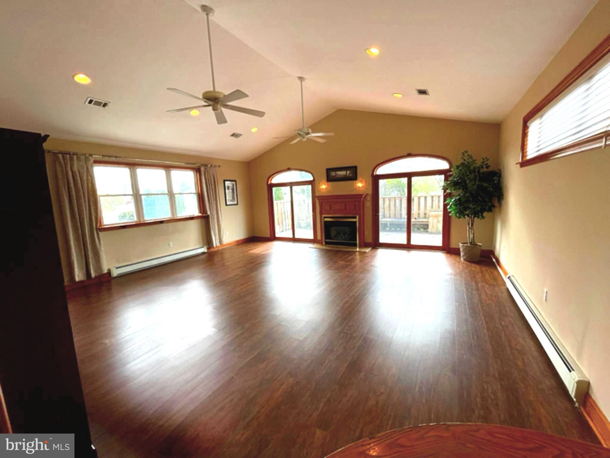 MILMONT PARK - Commercial Sale