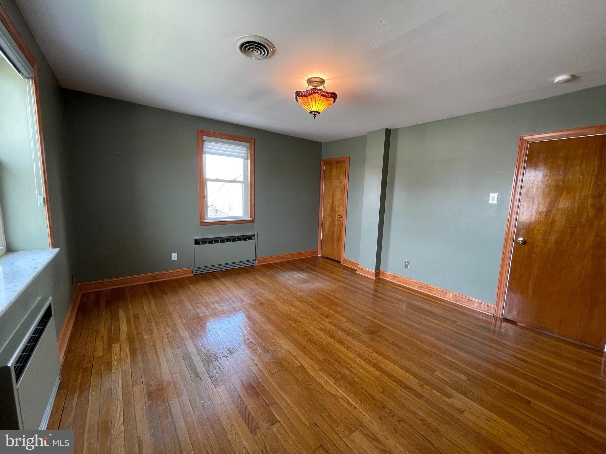 MILMONT PARK - Commercial Sale