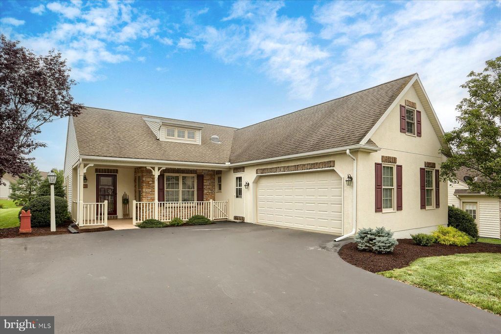 Photo of 802 Heather Ridge, MANHEIM, PA 17545 (MLS # PALA2073186)