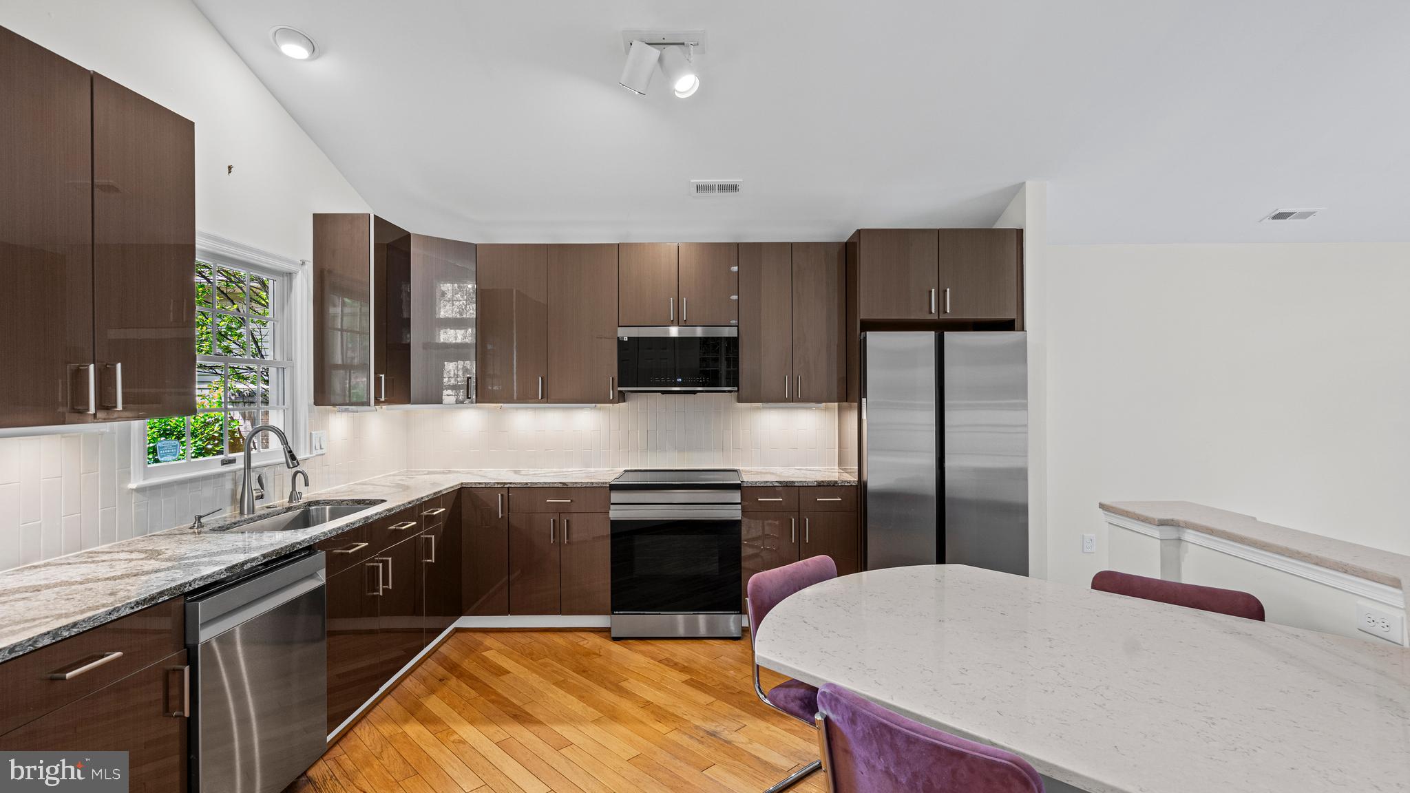 HOPKINS - Residential