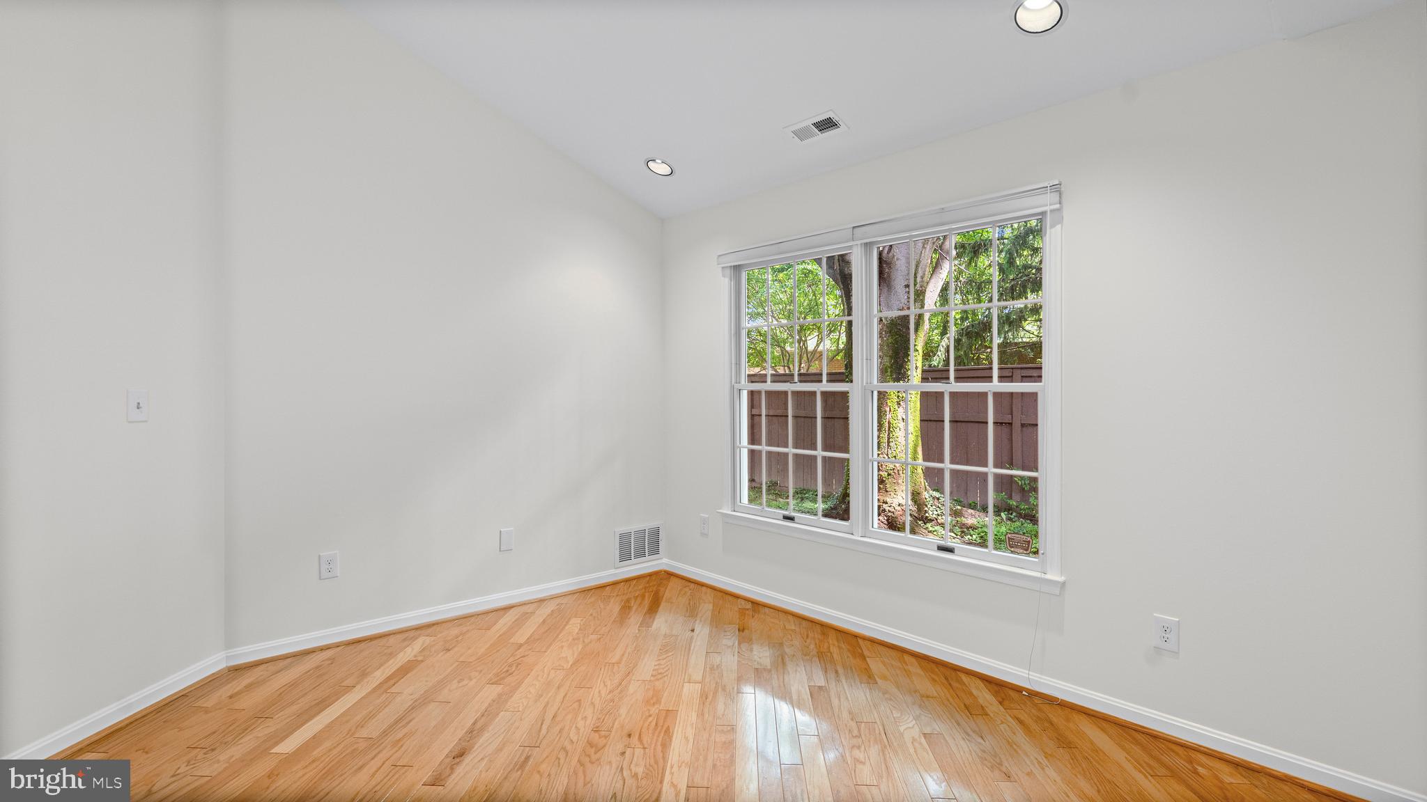 HOPKINS - Residential