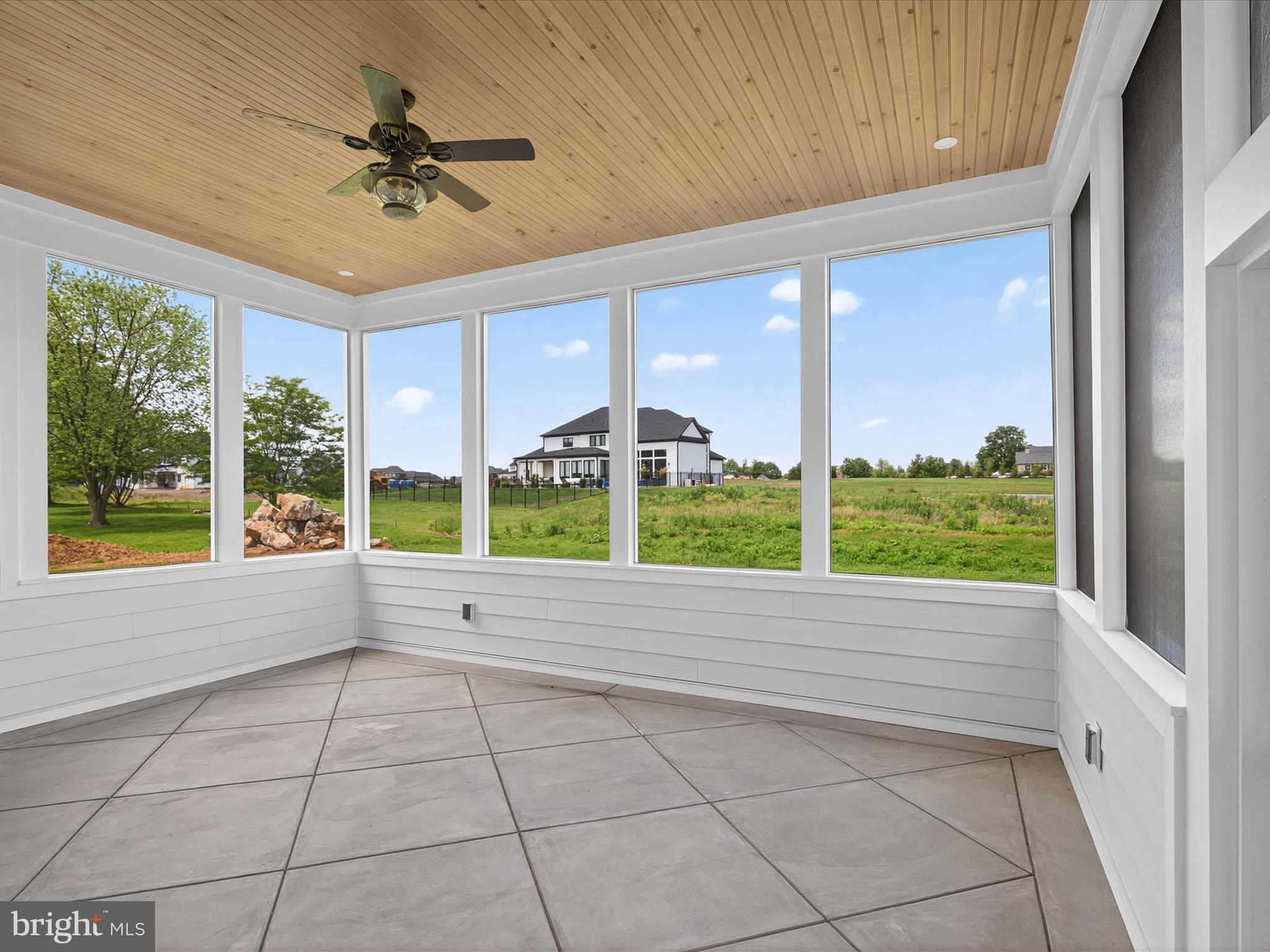 STONEHENGE - Residential