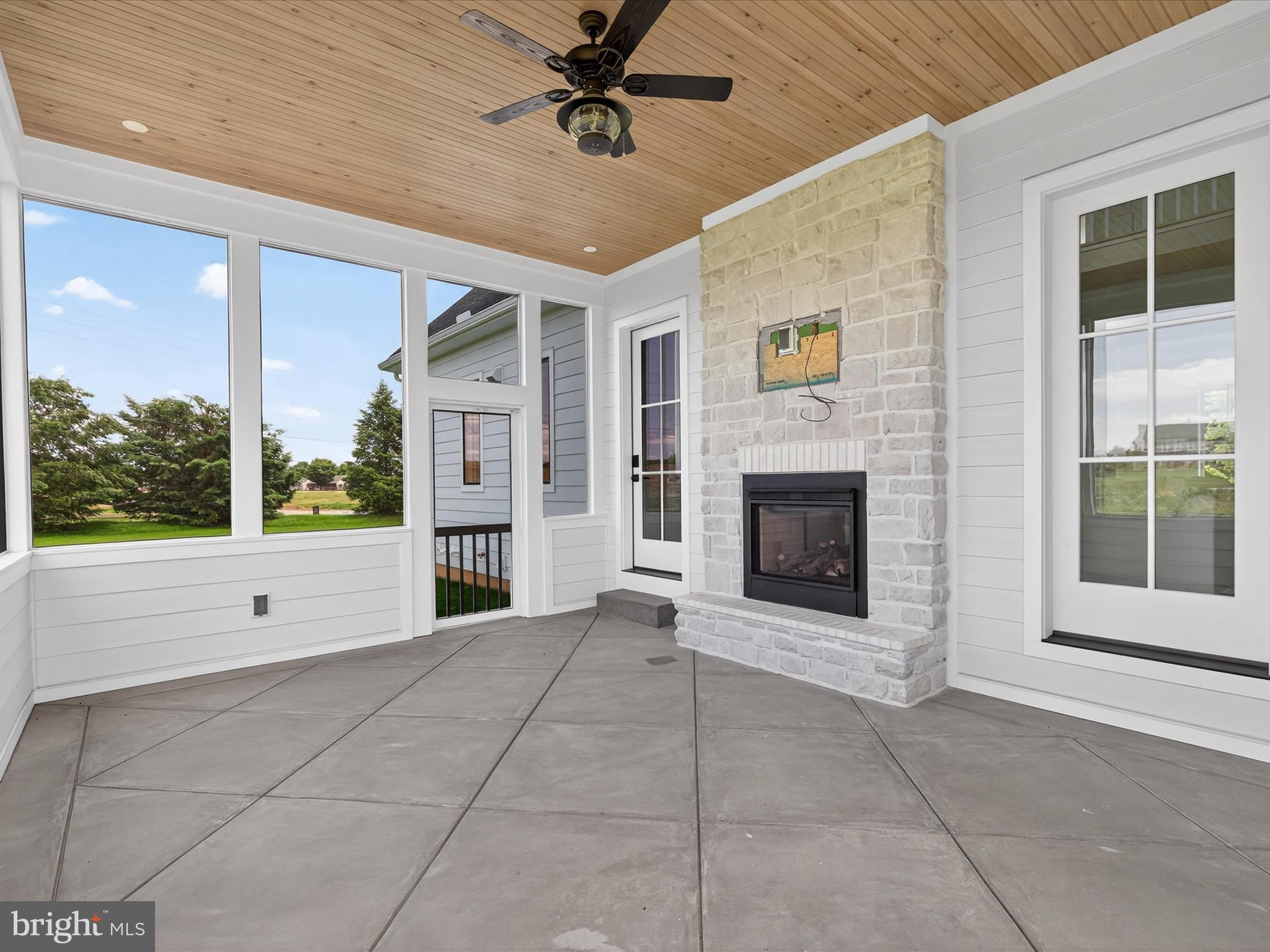 STONEHENGE - Residential