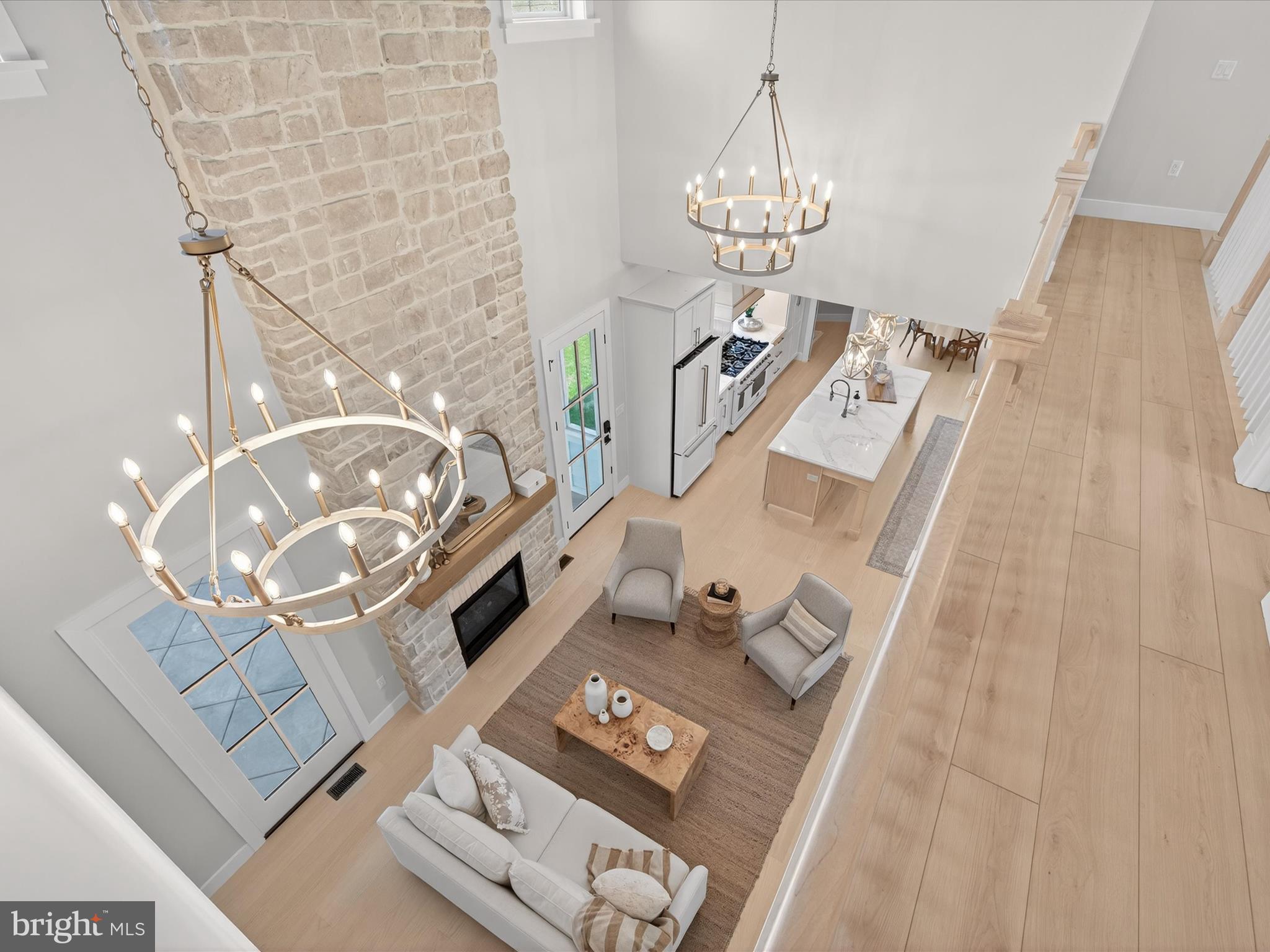 STONEHENGE - Residential