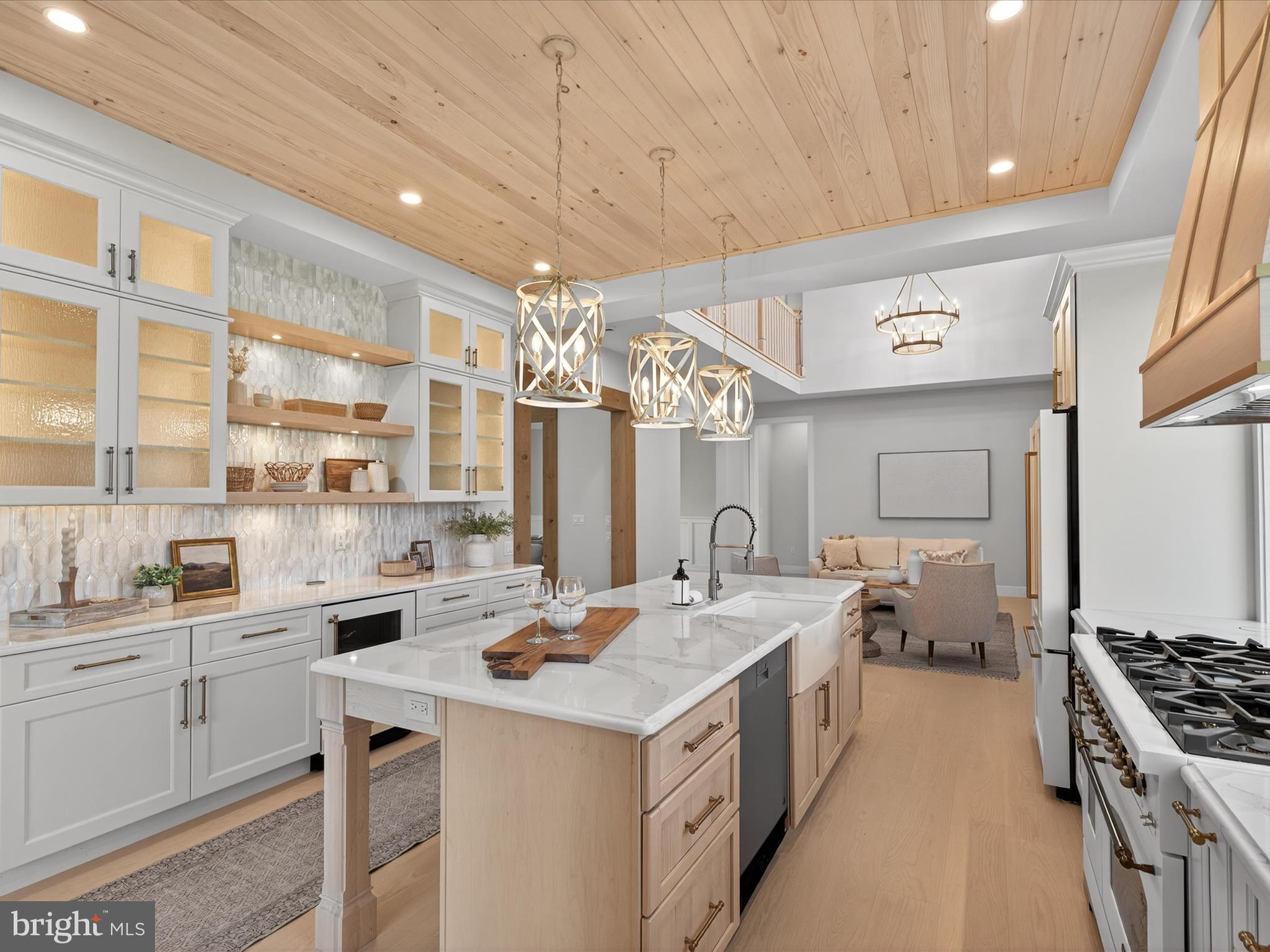 STONEHENGE - Residential