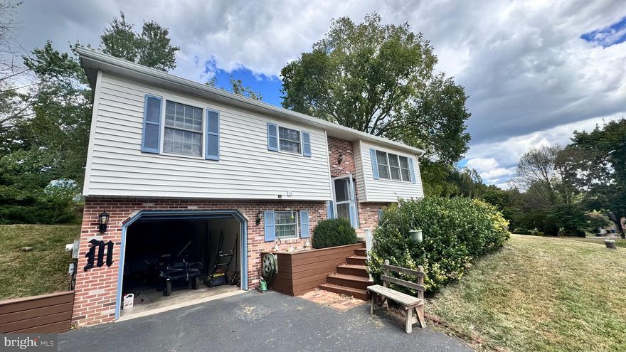 Single Family Home in Springford School District

📍 Location Highlights:
Located in the highly sought-after Springford School District, just minutes from major highways (422, 724, 100), shopping centers, and the Philadelphia Premium Outlets. Convenient living with easy access to everything you need.

🏡 Property Overview:

Well-maintained bi-level single-family home with great natural light and functional layout

3 bedrooms + 3 full bathrooms

Nearly half an acre lot with spacious backyard and storage shed

Oversized garage with remote entry and built-in shelving

✨ Interior Features:

Bright and spacious living room with Anderson windows

Large kitchen with plenty of cabinetry and counter space

Dining room connected to kitchen and living room, with easy access to rear deck and expansive backyard

Master bedroom with walk-in closet and private full bath

Second bedroom with ample closet space

Lower level includes the third bedroom, full bath, and laundry room

Additional private office, storage room (ideal as playroom or media/entertainment room), and workshop

🌟 Additional Amenities:

Anderson wood-frame windows throughout, ceiling fans in most rooms

Electric heating with individual room controls

3 outdoor hose bibs

Backyard storage shed

📌 Perfect for families or professionals looking for a quiet setting with excellent accessibility.