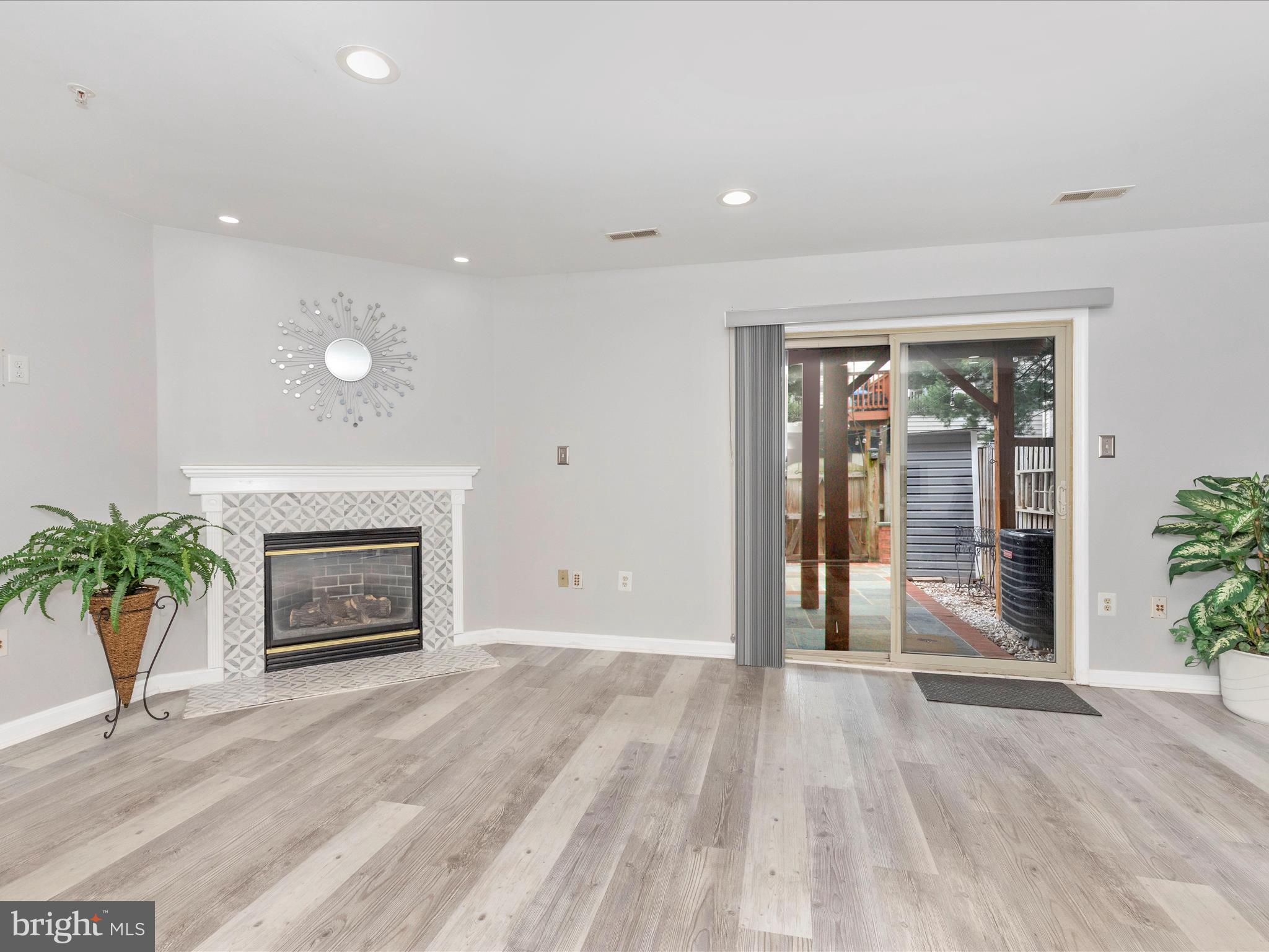 MAIN FARM - Residential