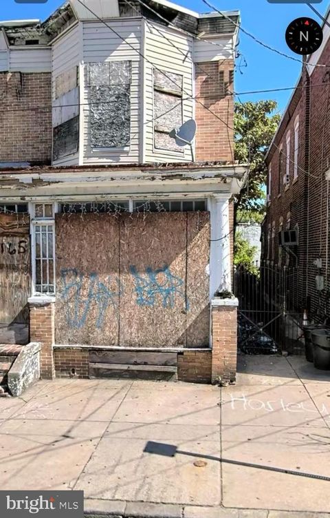 Townhouse For Sale - 1165 Morton Street<br/> CAMDEN, NJ 08104