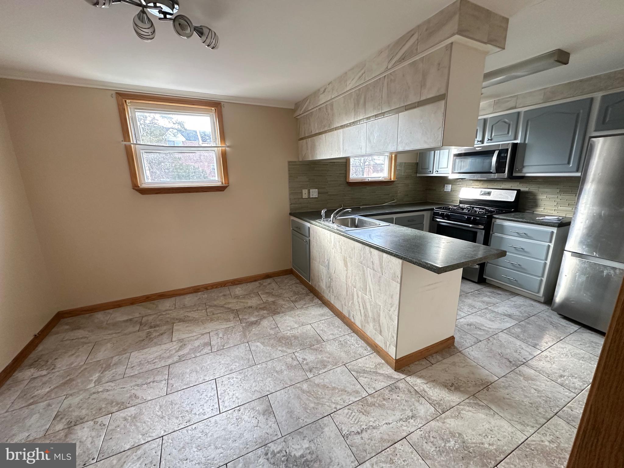 SOMERTON - Residential