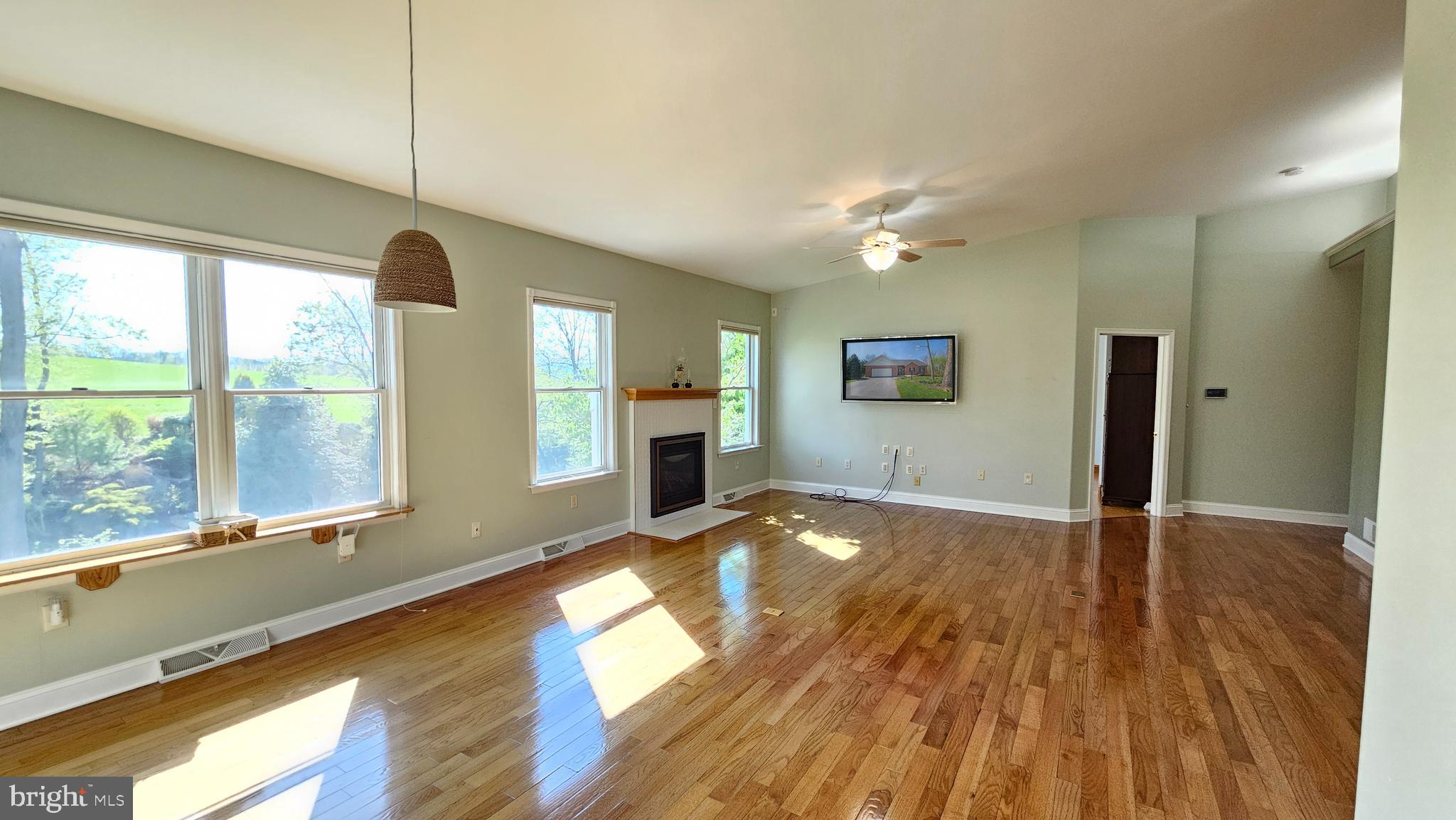 132 BUCKINGHAM DRIVE