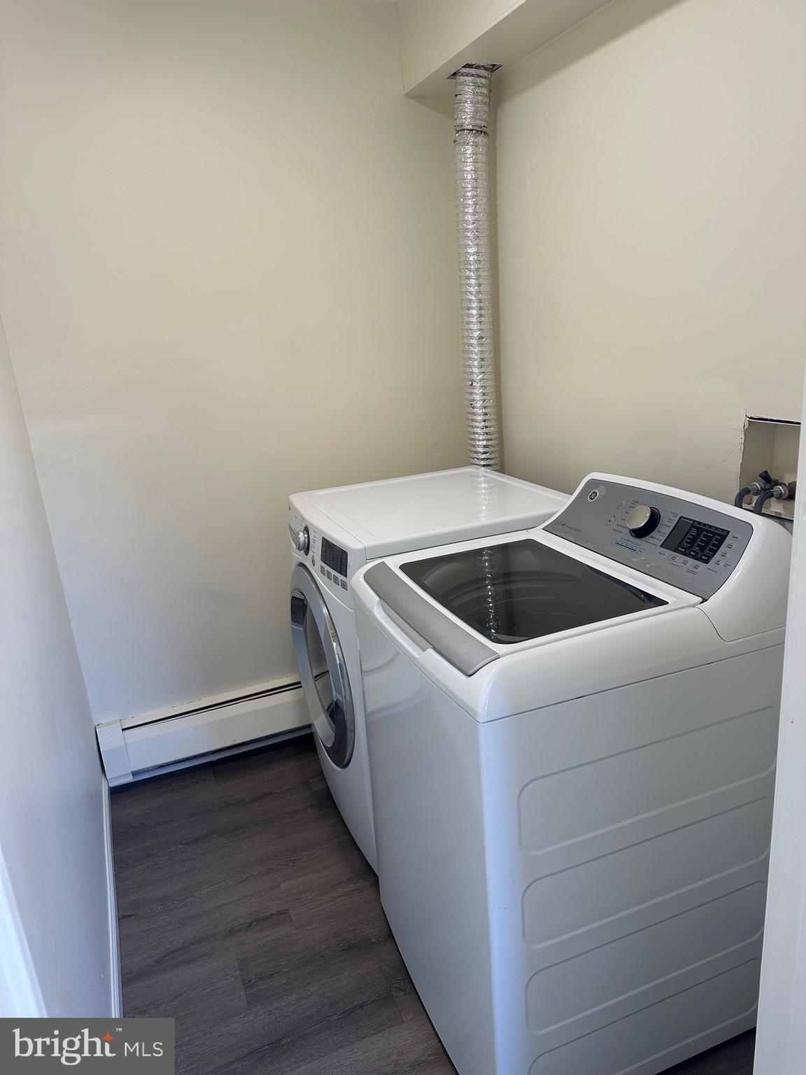 VERMILION HILL - Residential Lease