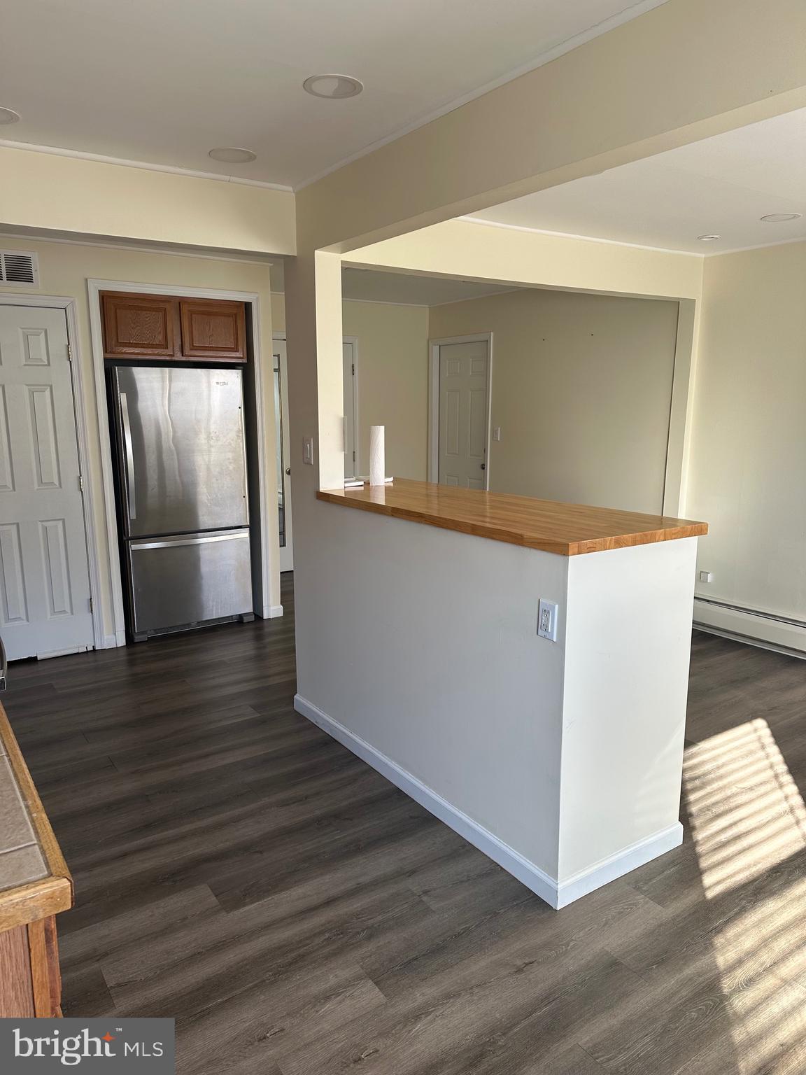 VERMILION HILL - Residential Lease