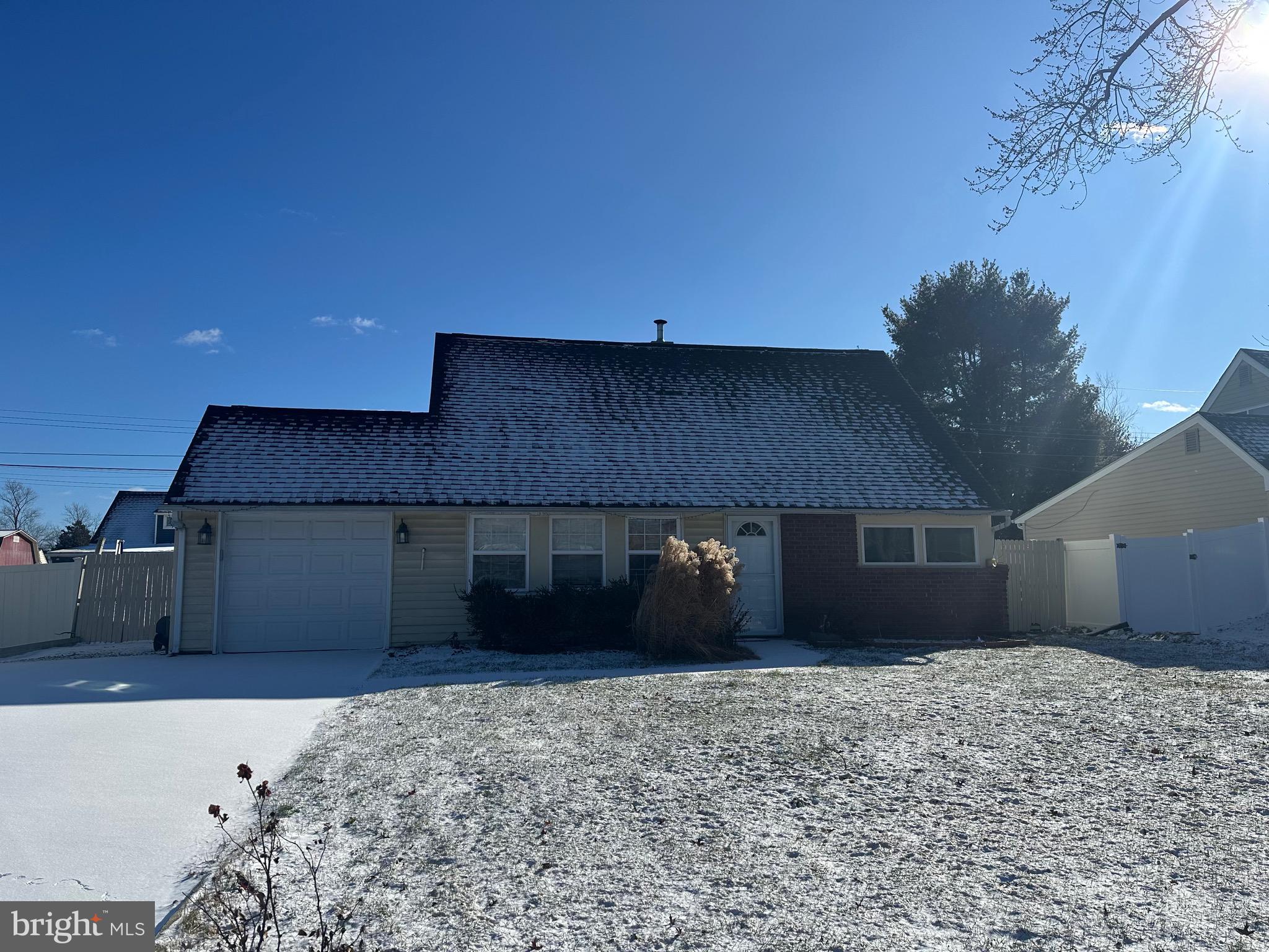 VERMILION HILL - Residential Lease