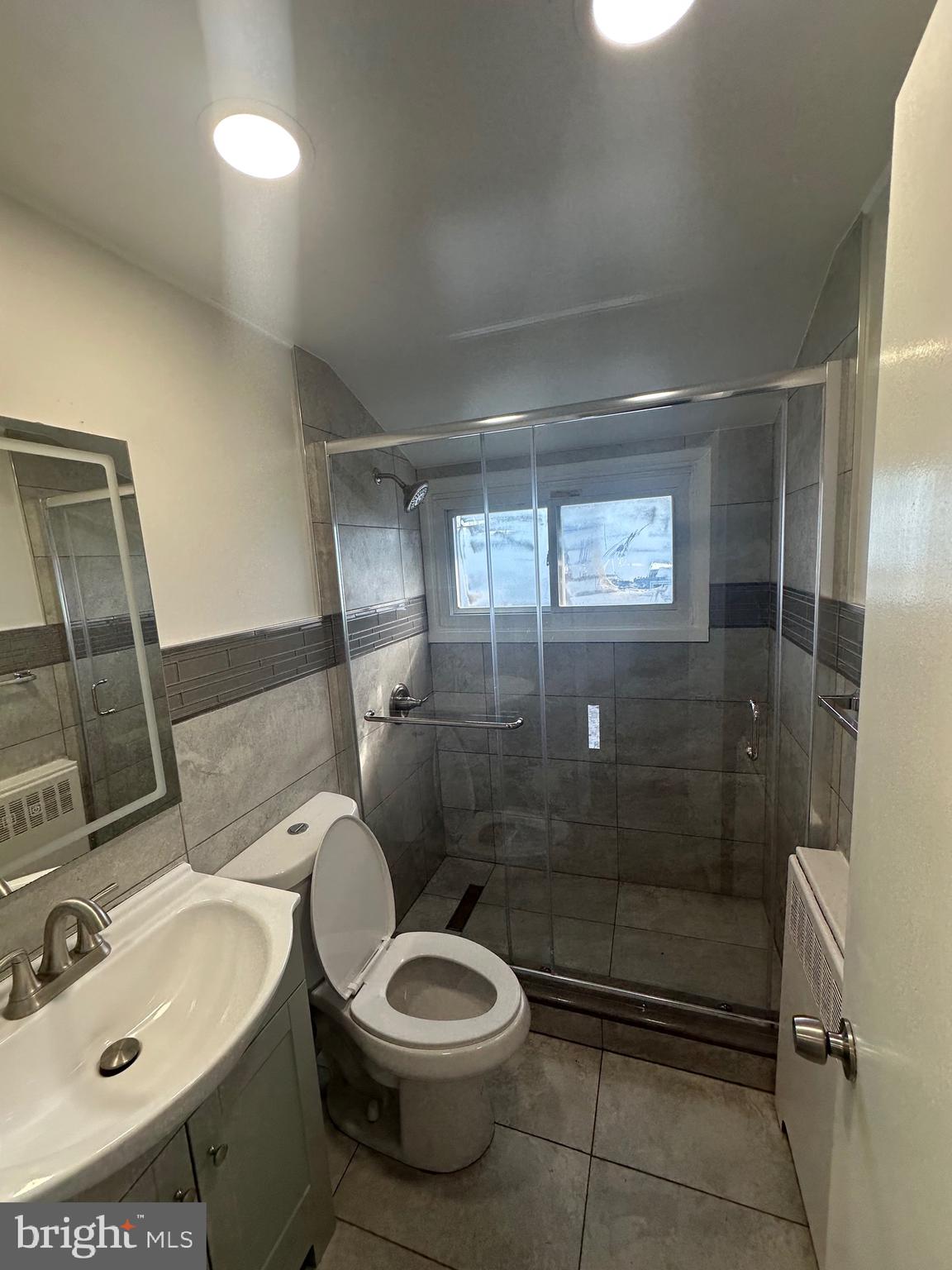 VERMILION HILL - Residential Lease