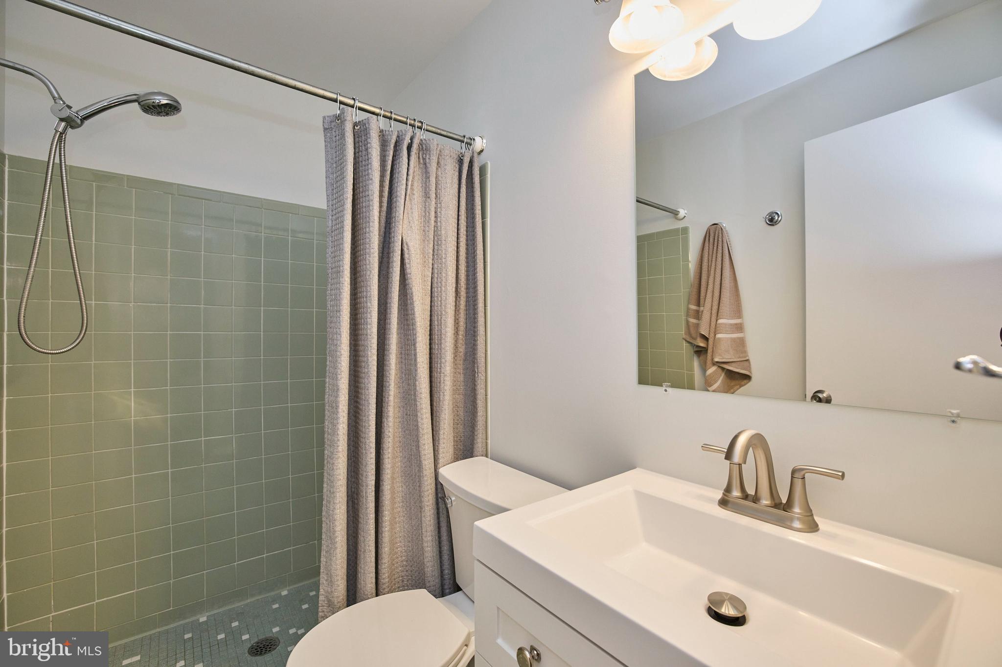 KENSINGTON SQUARE - Residential