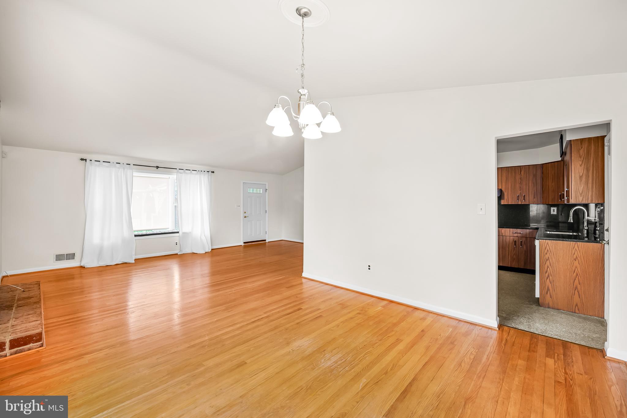 LILLIAN ESTATES - Residential