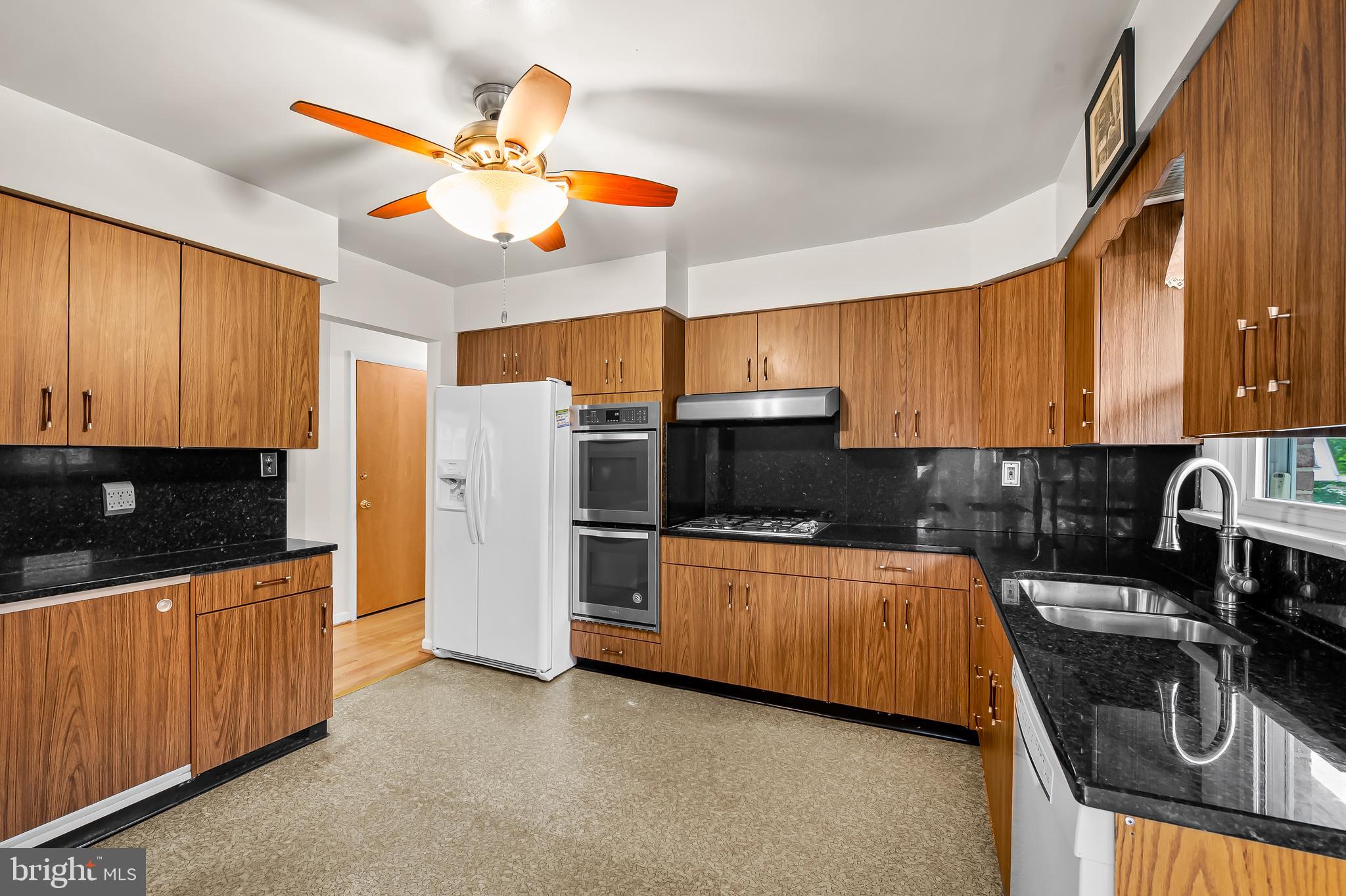 LILLIAN ESTATES - Residential