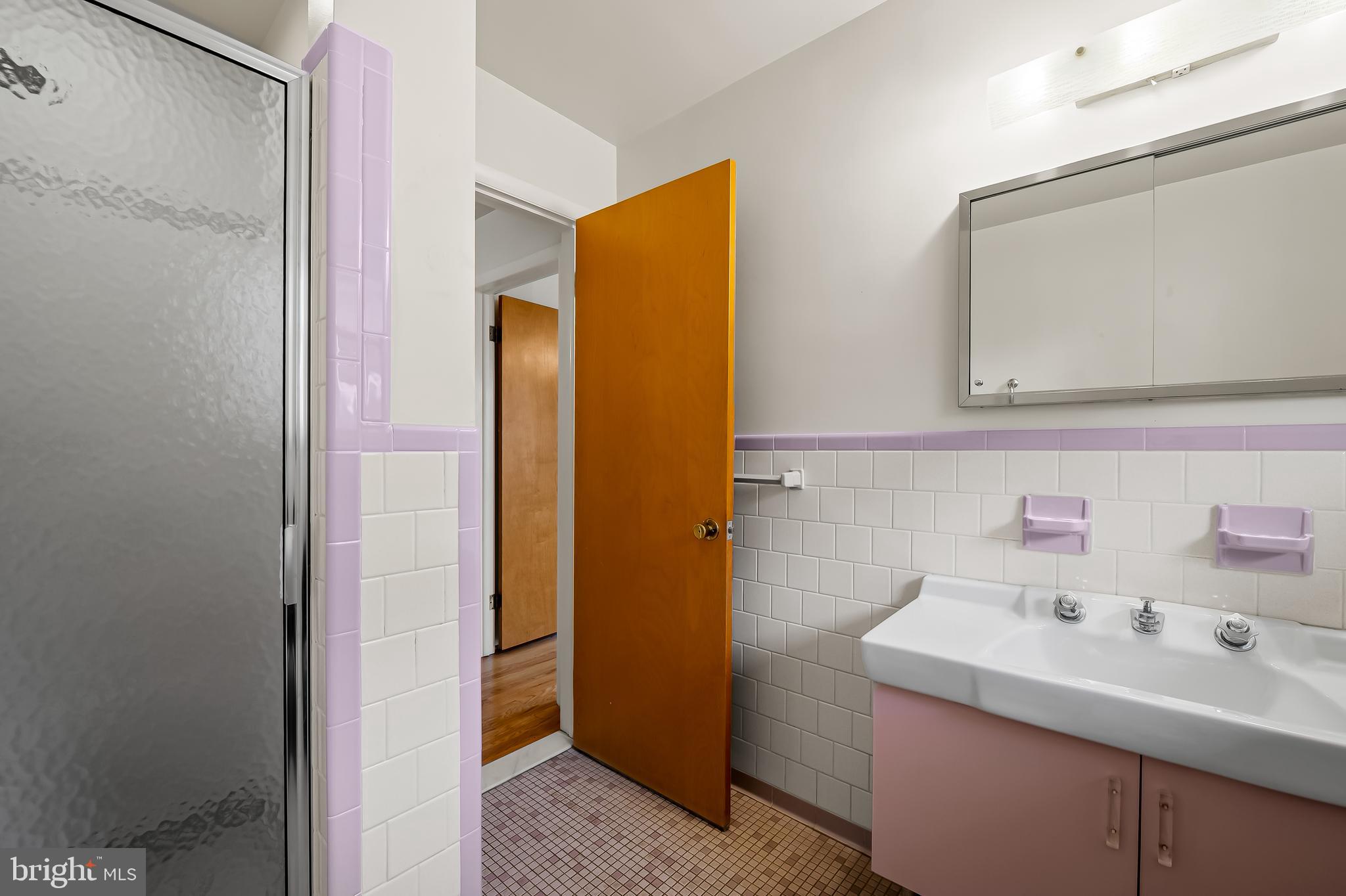 LILLIAN ESTATES - Residential