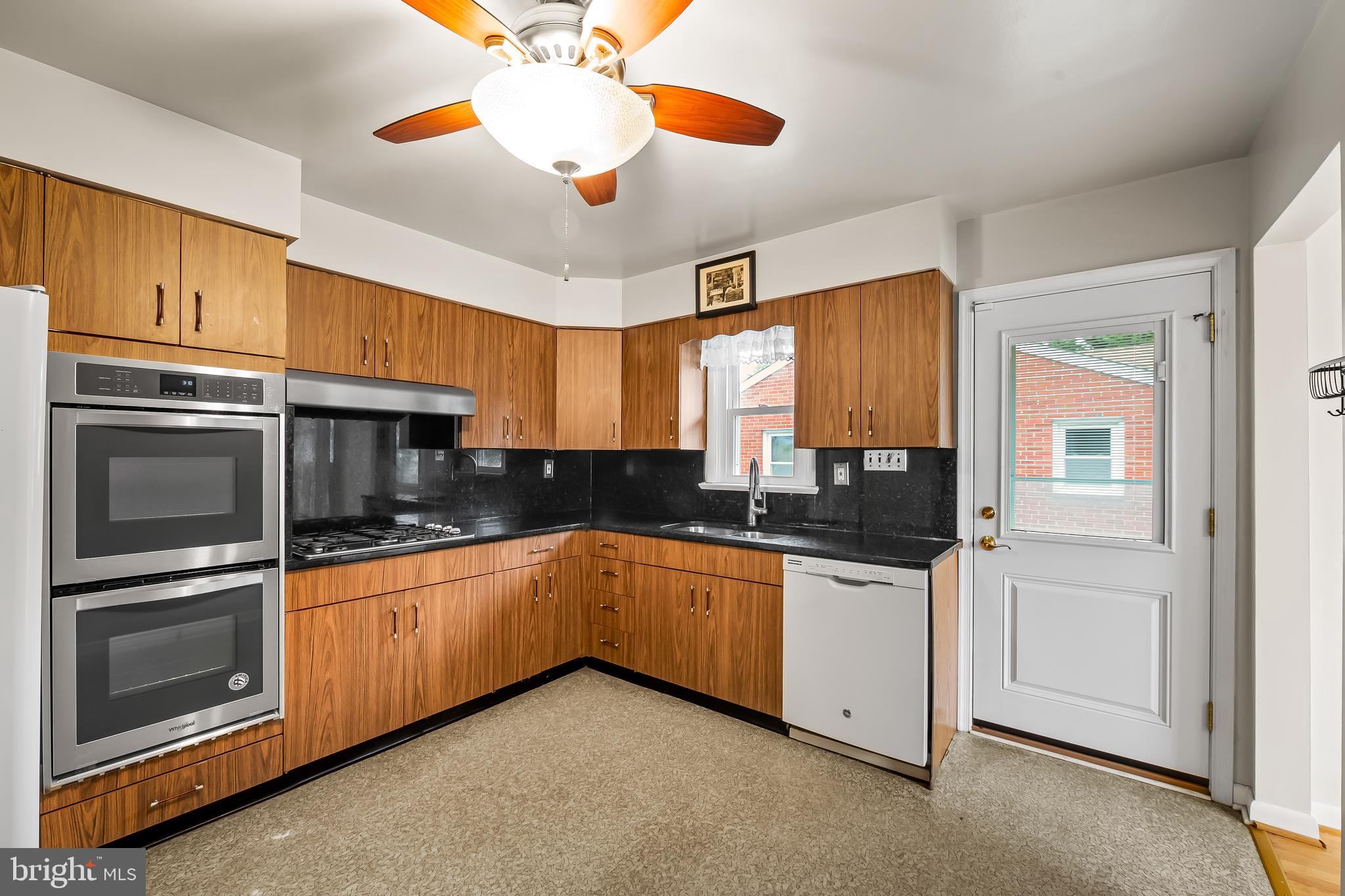 LILLIAN ESTATES - Residential