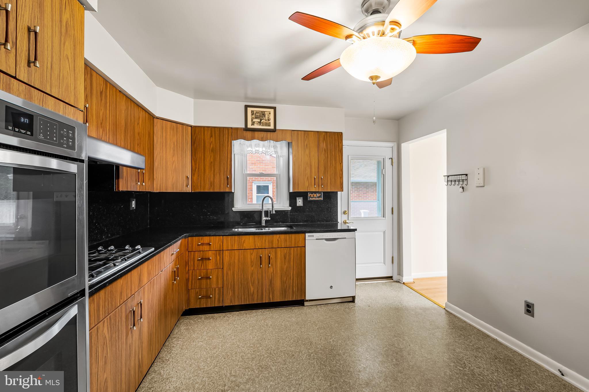 LILLIAN ESTATES - Residential