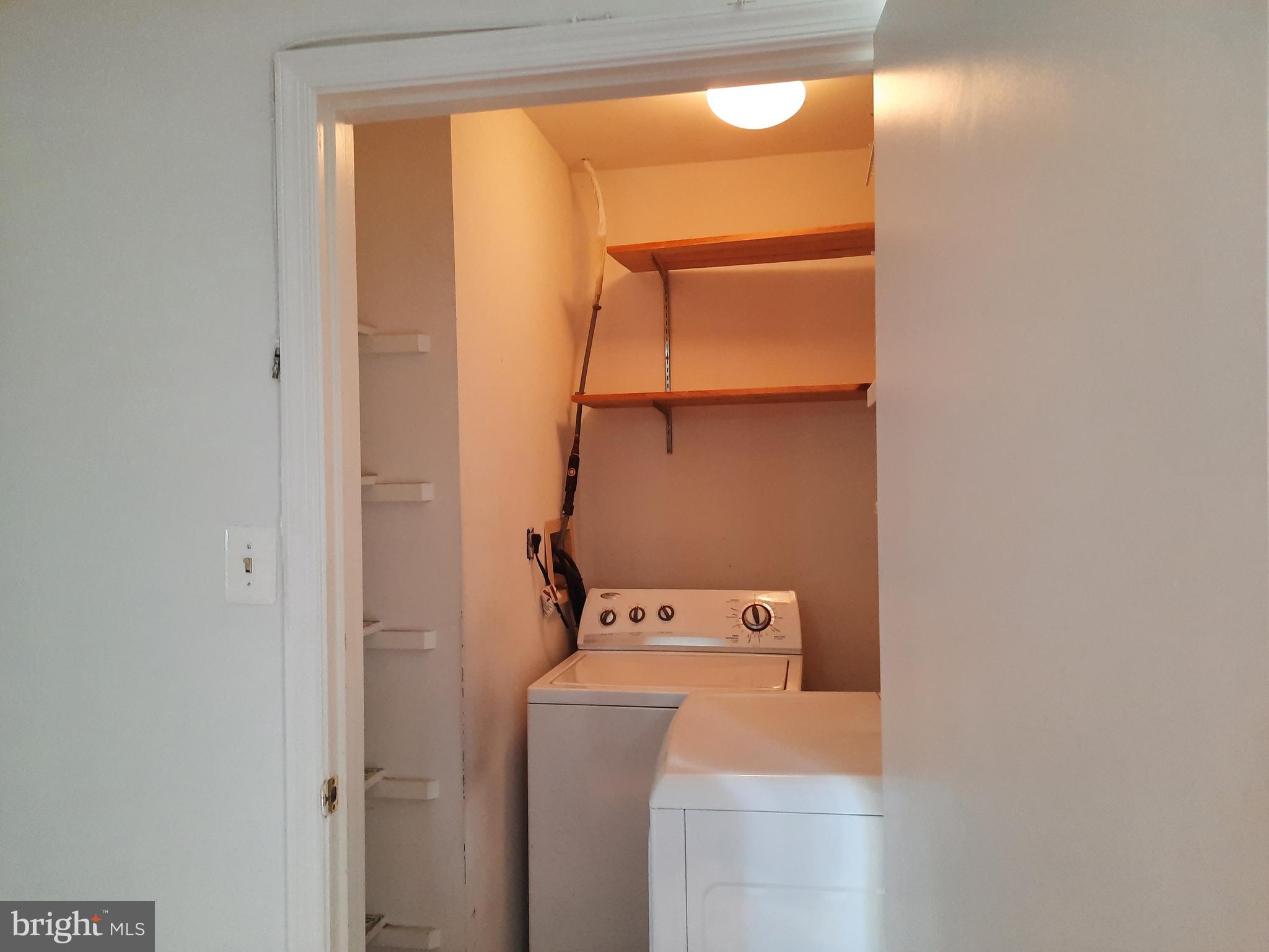 LONGSTREET COMMONS - Residential Lease