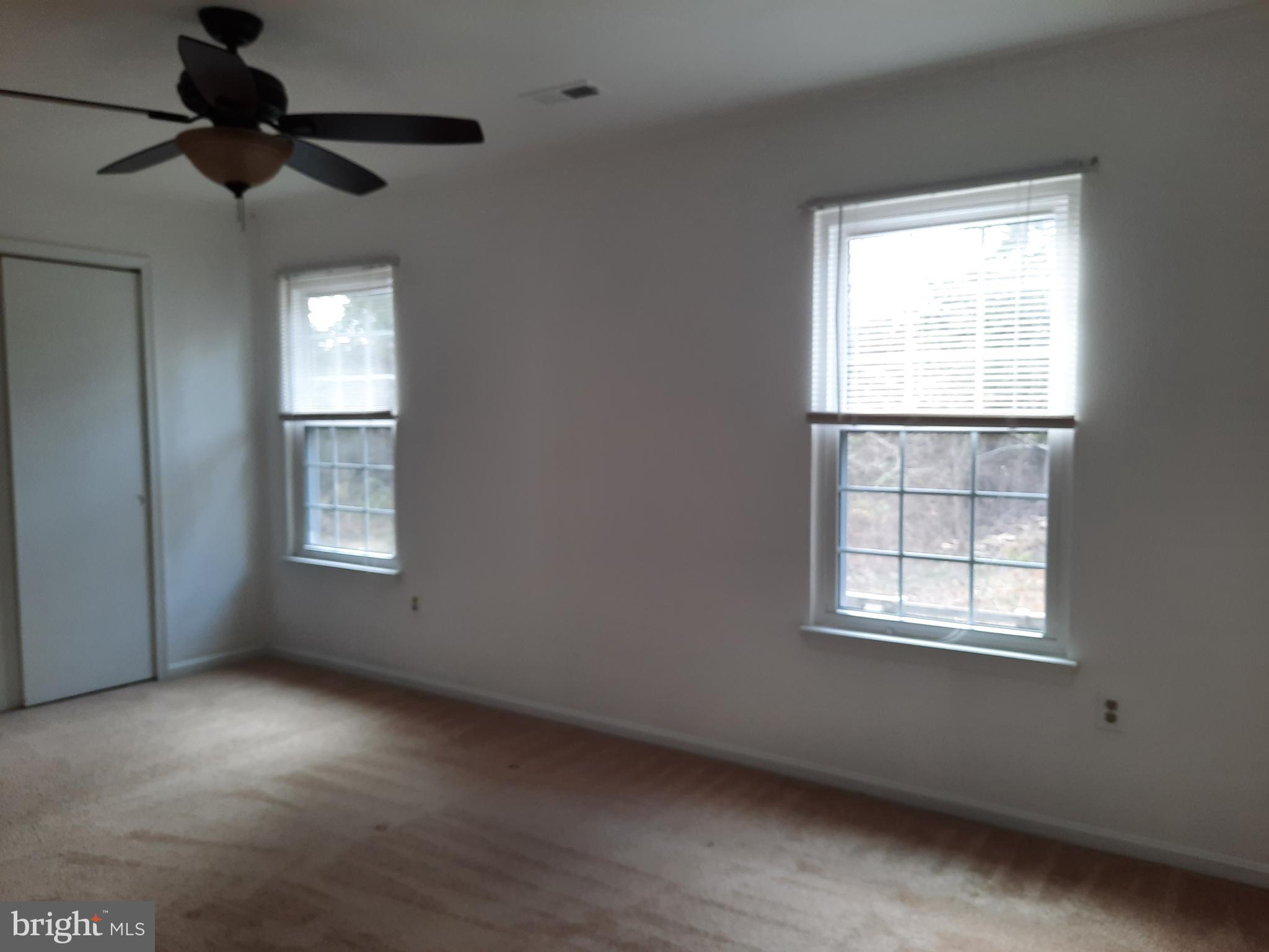 LONGSTREET COMMONS - Residential Lease