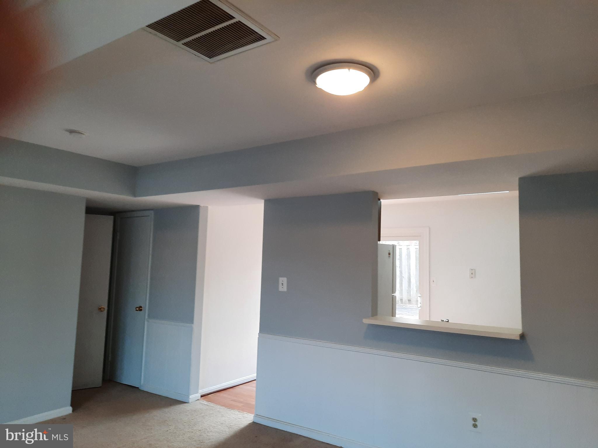 LONGSTREET COMMONS - Residential Lease