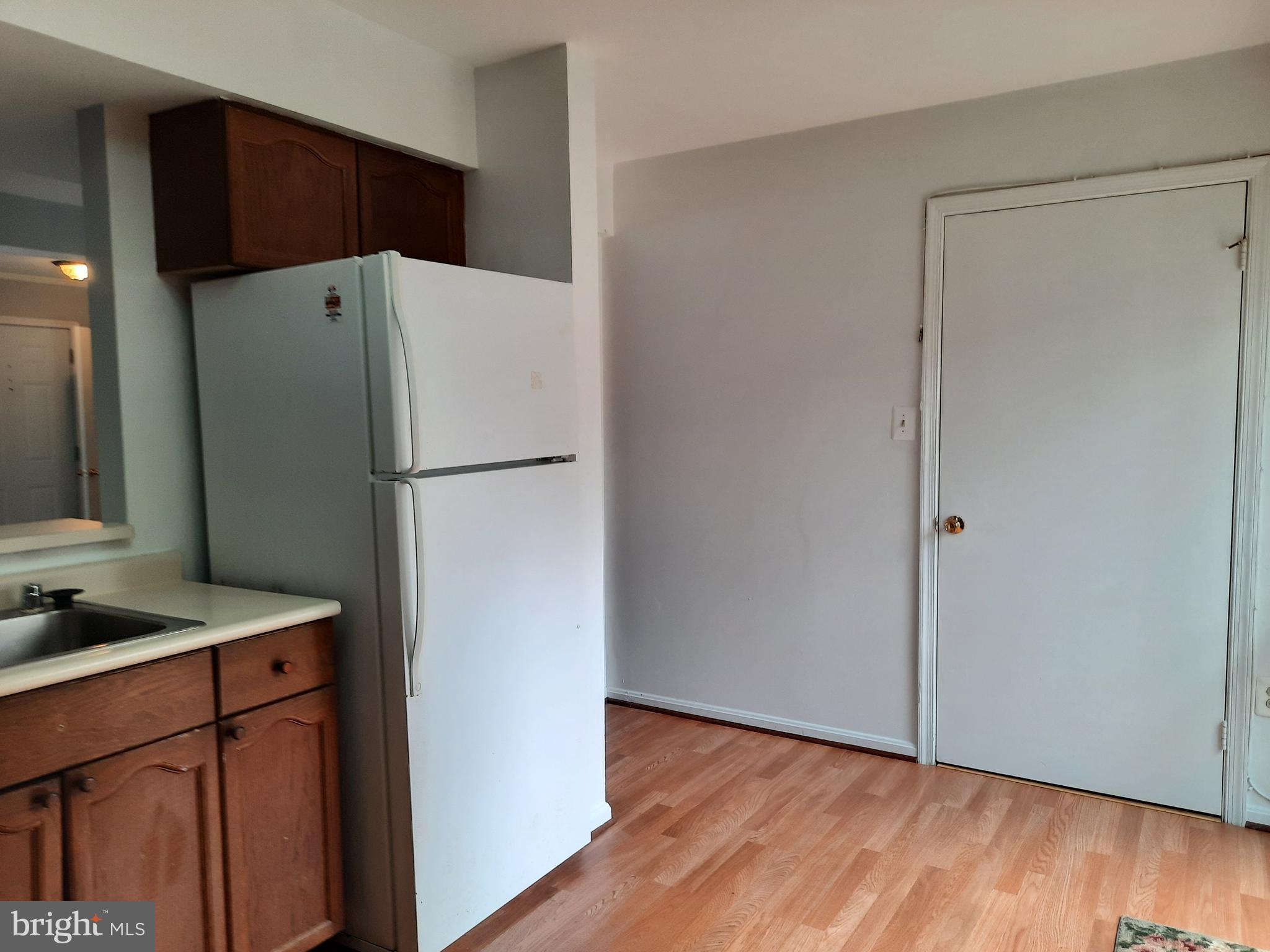 LONGSTREET COMMONS - Residential Lease