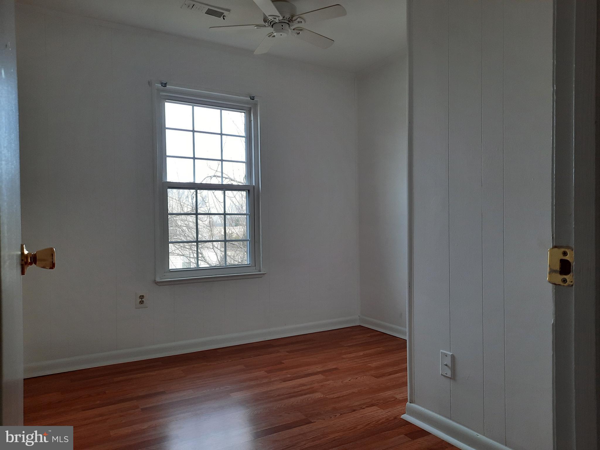 LONGSTREET COMMONS - Residential Lease