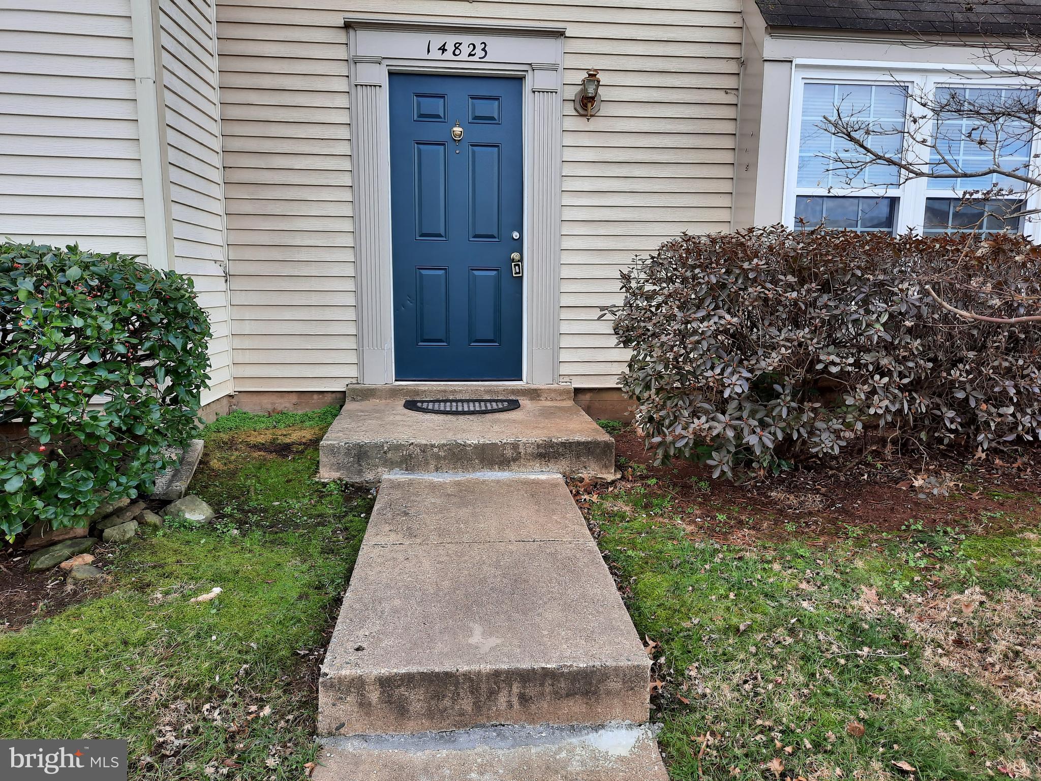 LONGSTREET COMMONS - Residential Lease