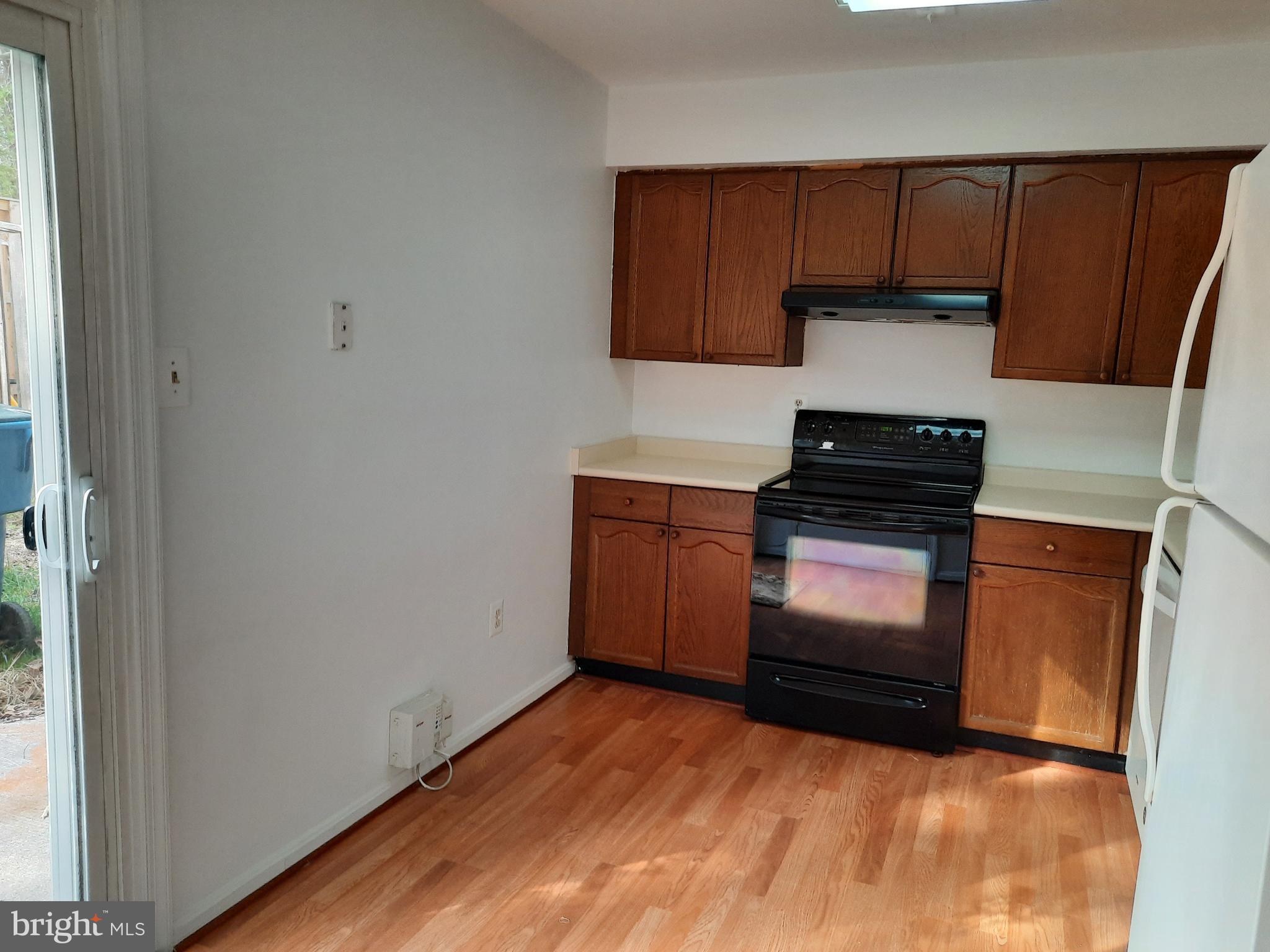 LONGSTREET COMMONS - Residential Lease