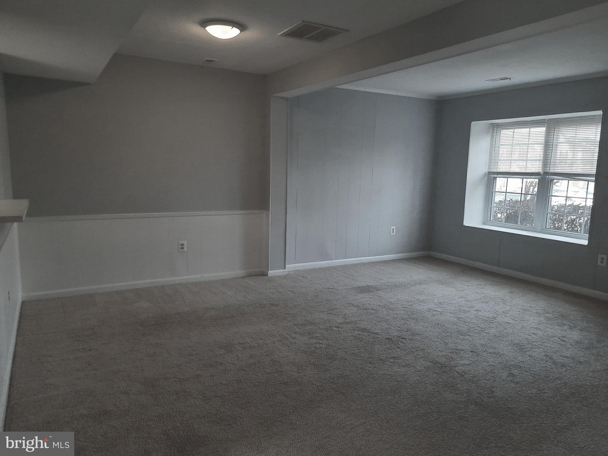 LONGSTREET COMMONS - Residential Lease