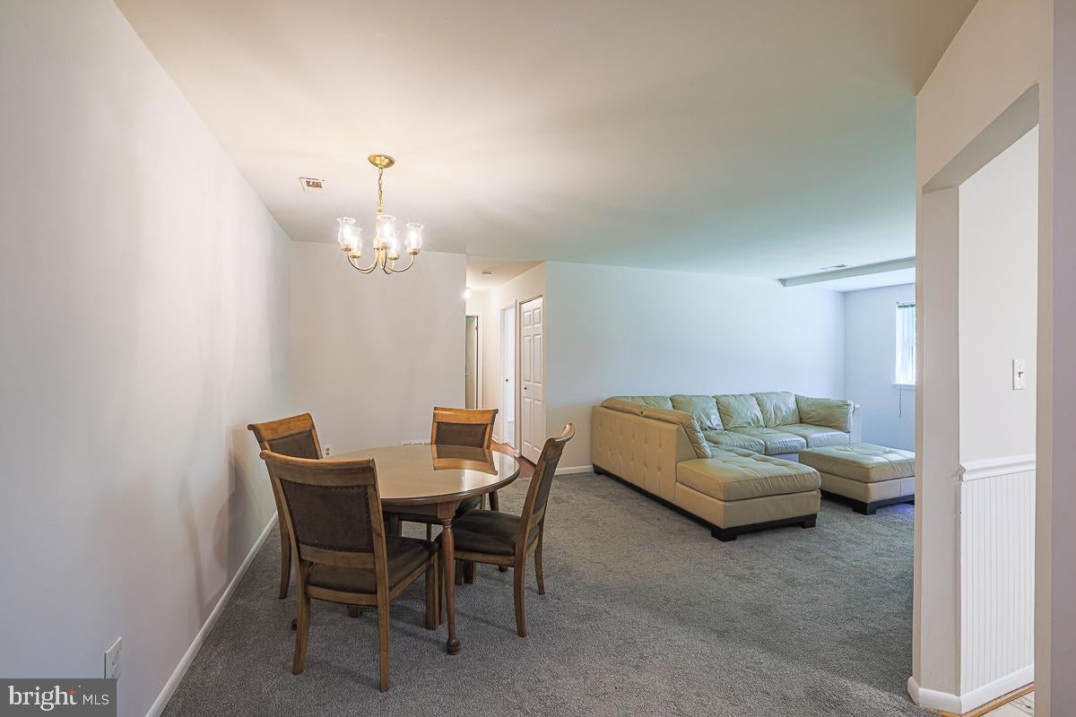 17 JULIET LANE 102