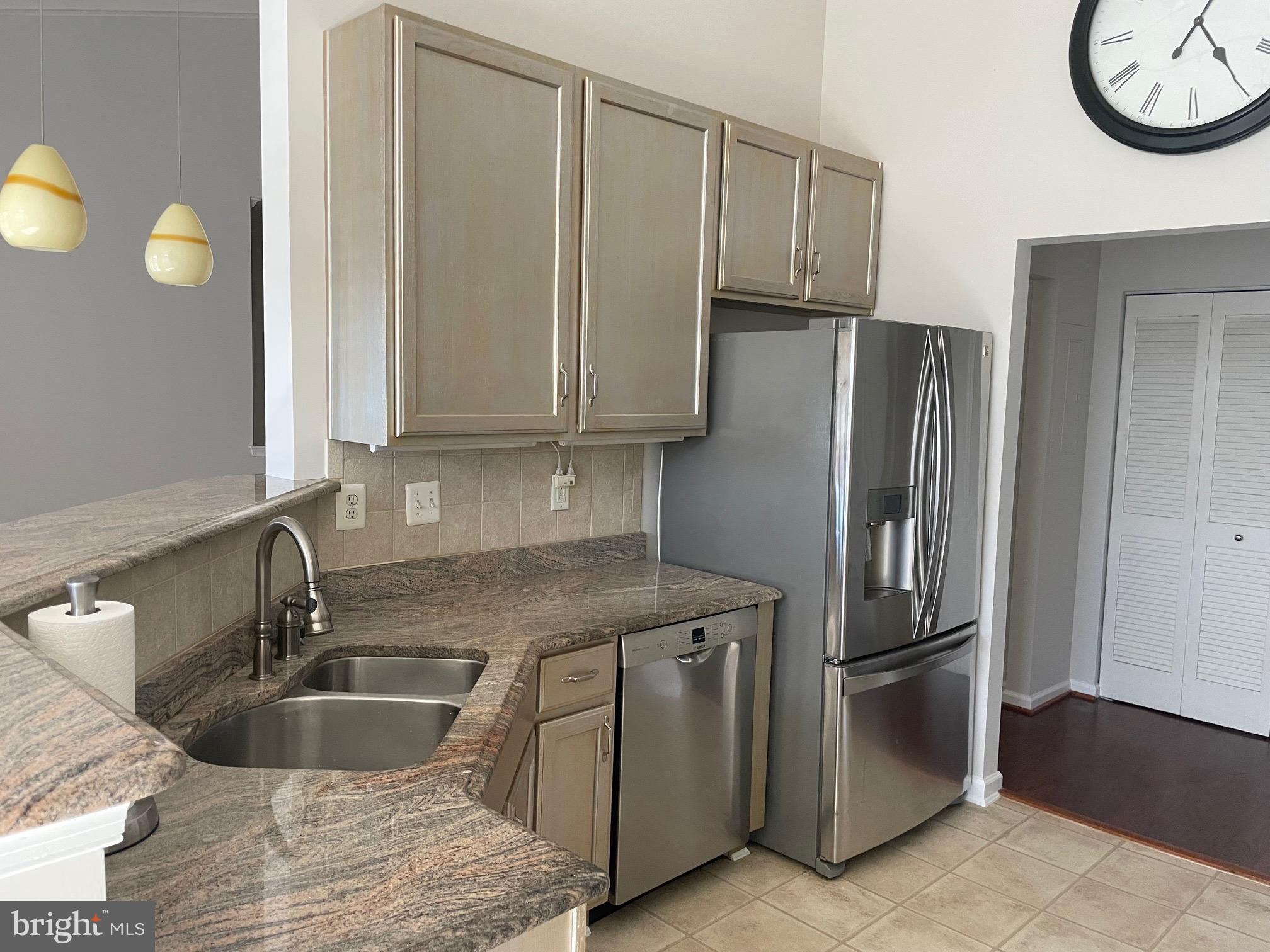9608 AMBERLEIGH LANE R 9608R
