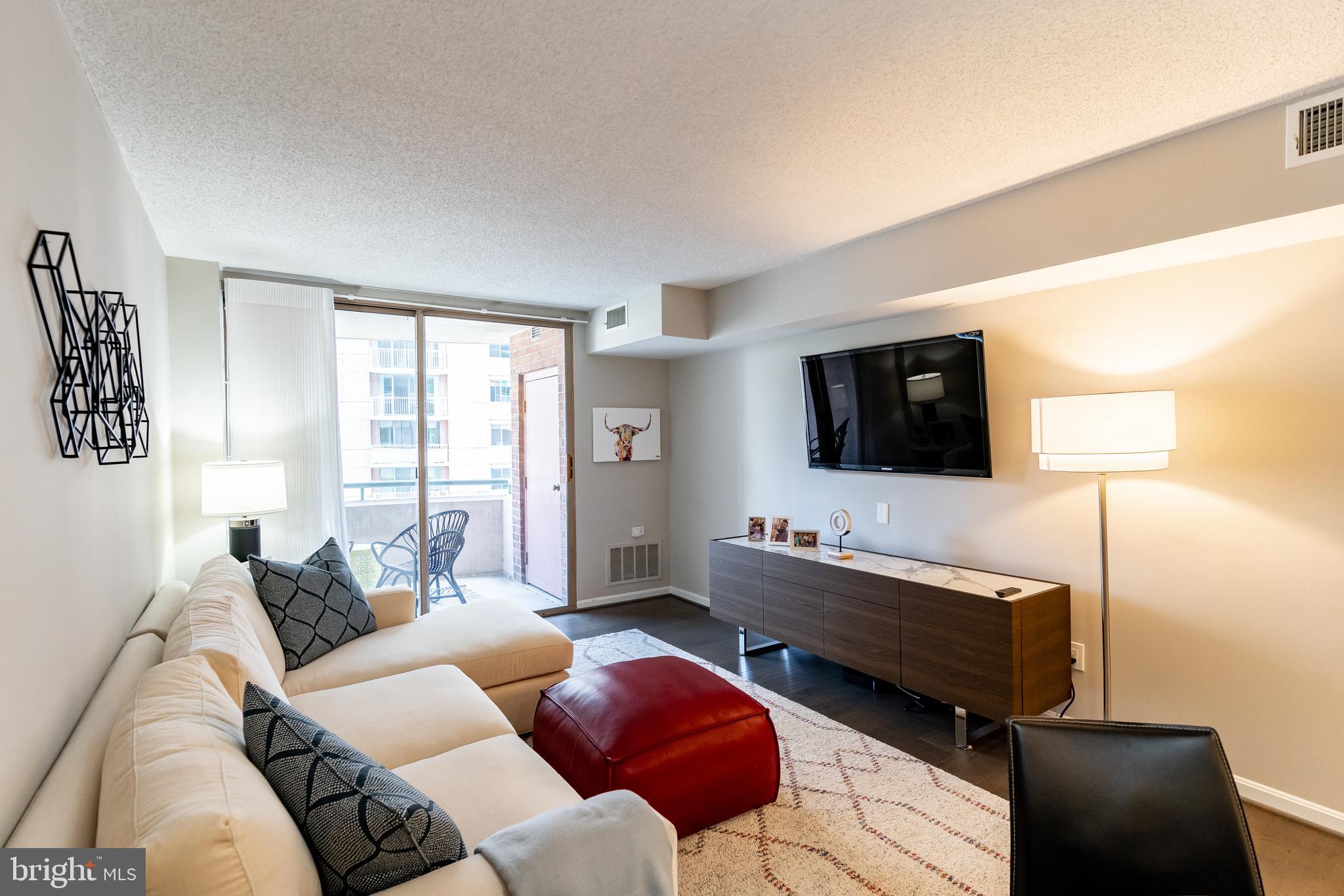 THE CHRISTOPHER - Residential Lease