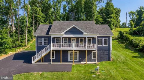 Homes For Sale - 66 Bluejay Court<br/> Warren County, FRONT ROYAL, VA 22630