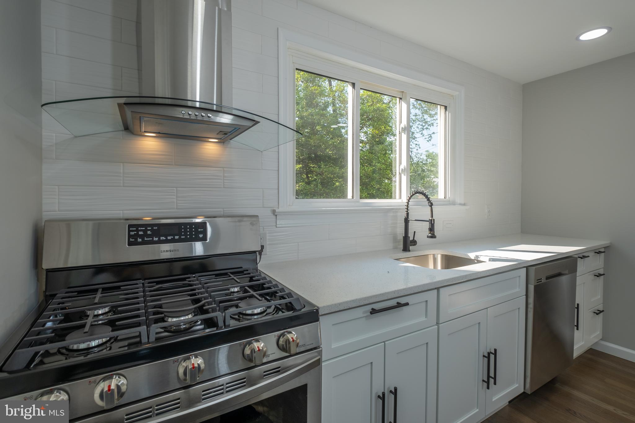 NORTH FORESTVILLE - Residential