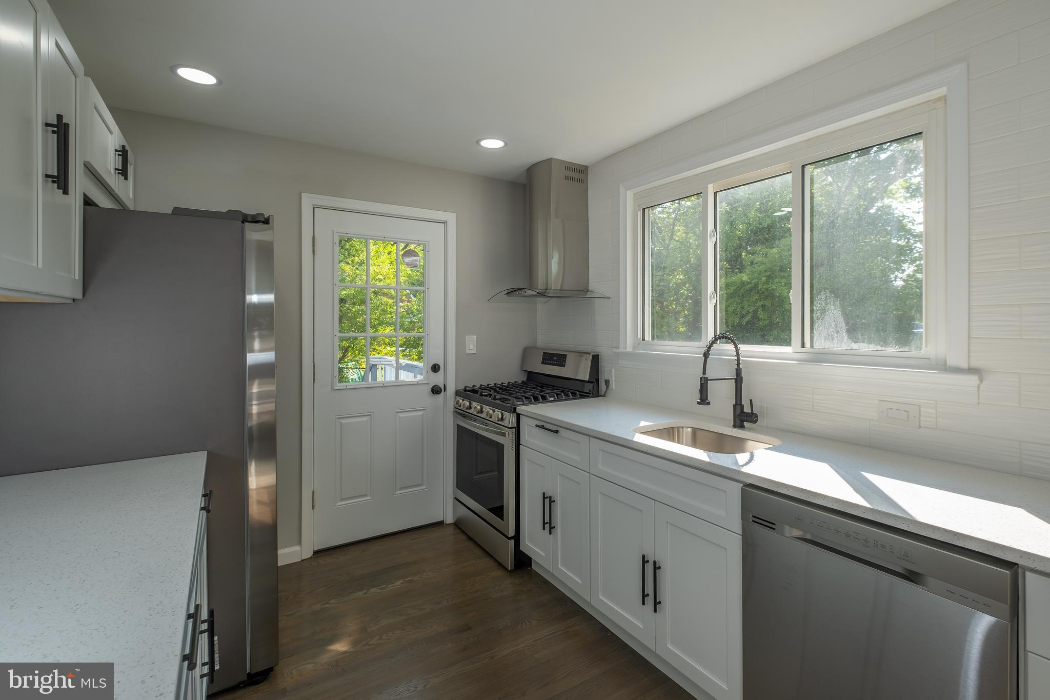 NORTH FORESTVILLE - Residential