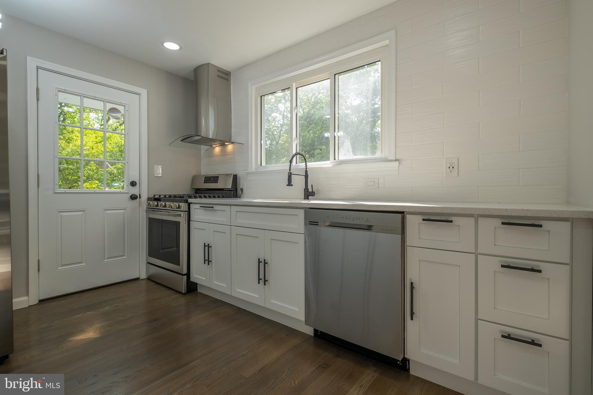 NORTH FORESTVILLE - Residential