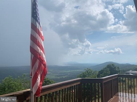 THE PINNACLE - Residential