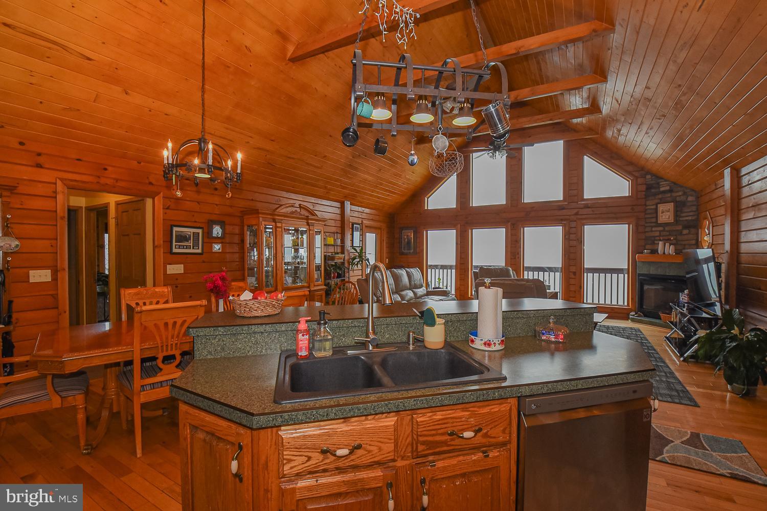 THE PINNACLE - Residential