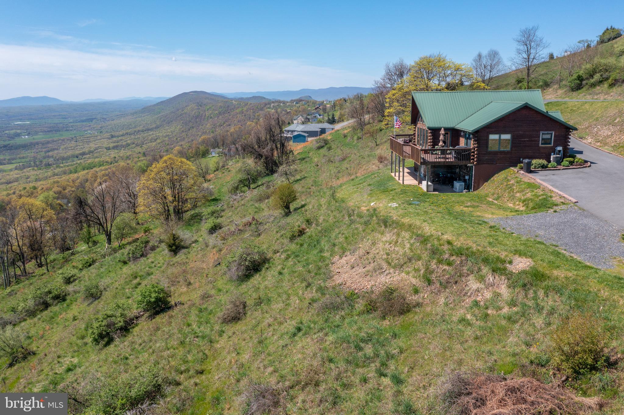 THE PINNACLE - Residential