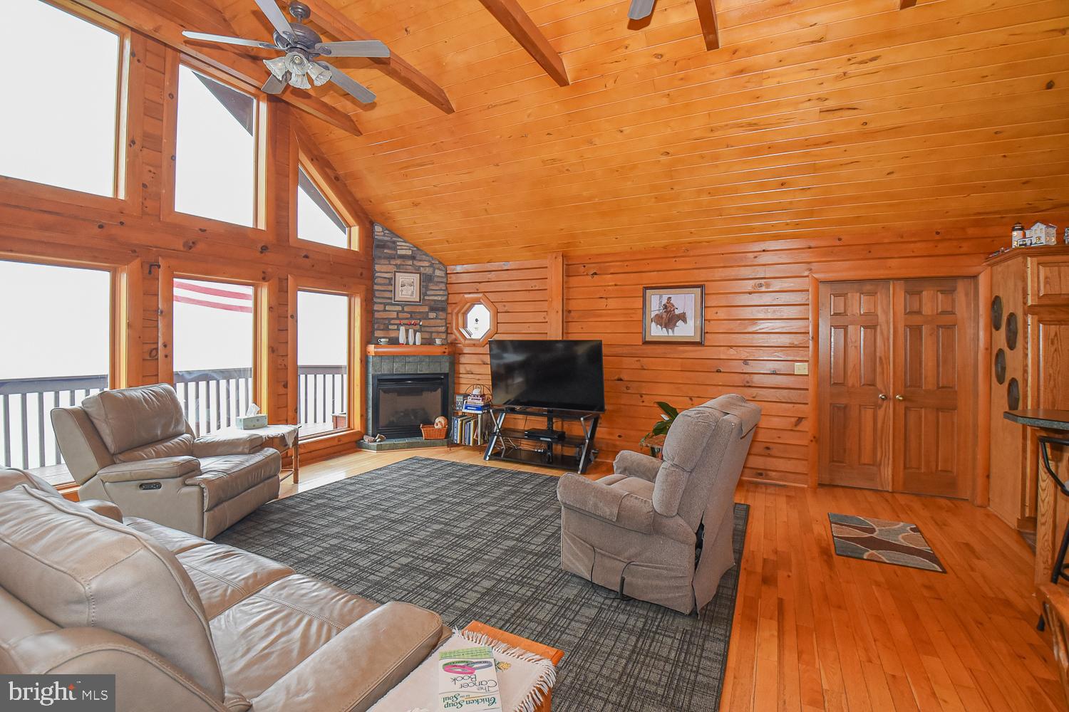 THE PINNACLE - Residential