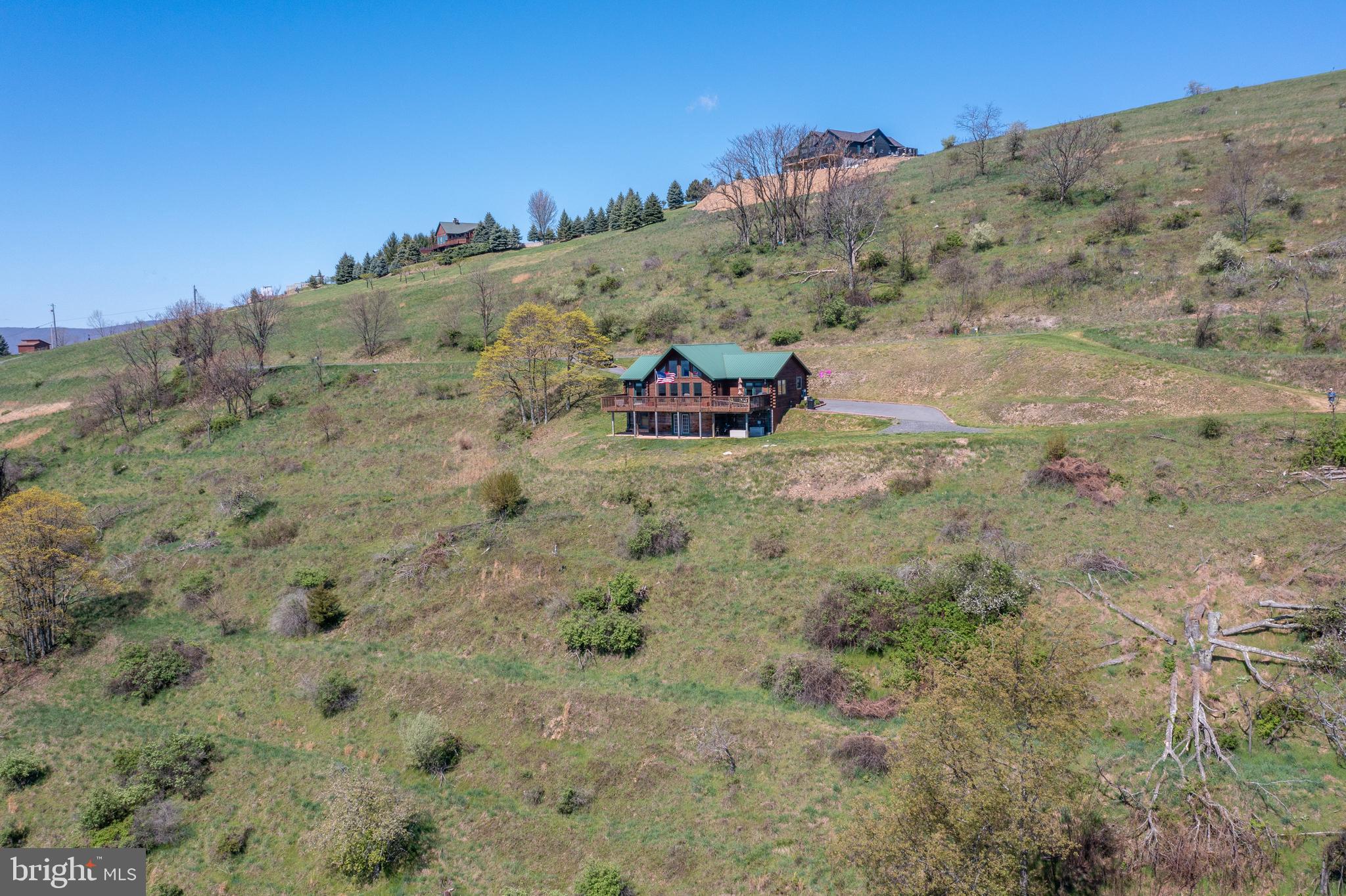 THE PINNACLE - Residential