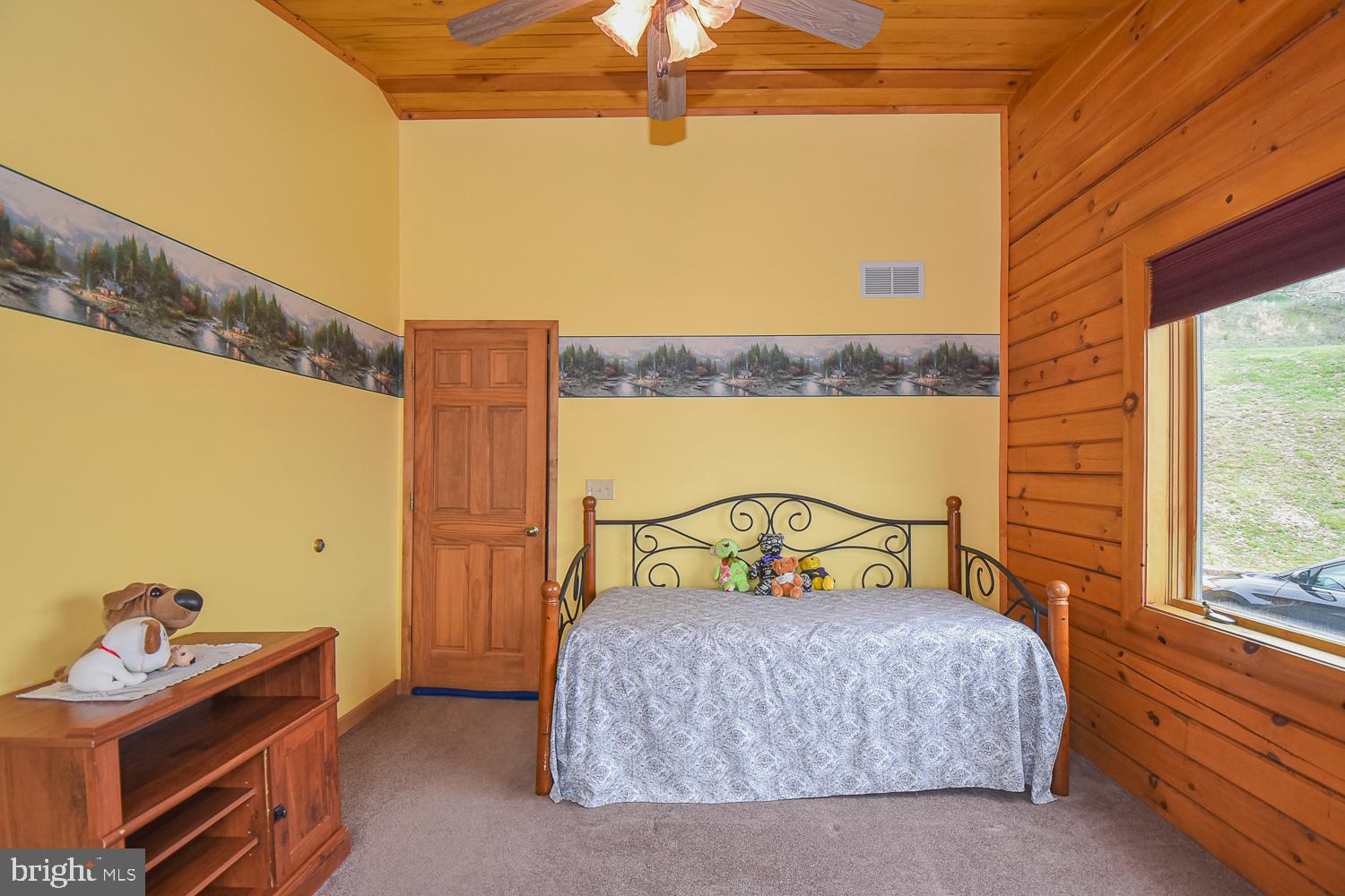 THE PINNACLE - Residential