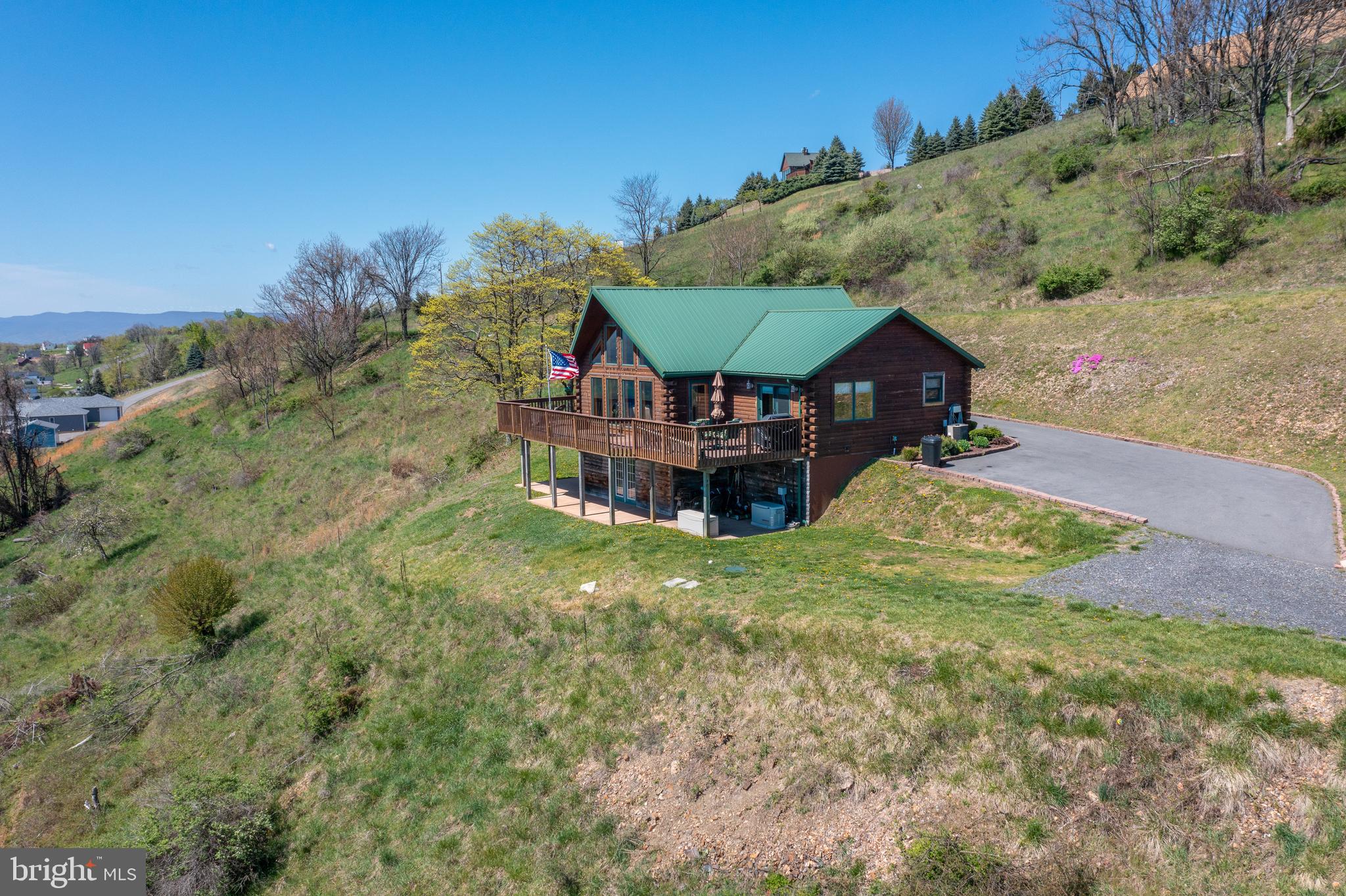 THE PINNACLE - Residential